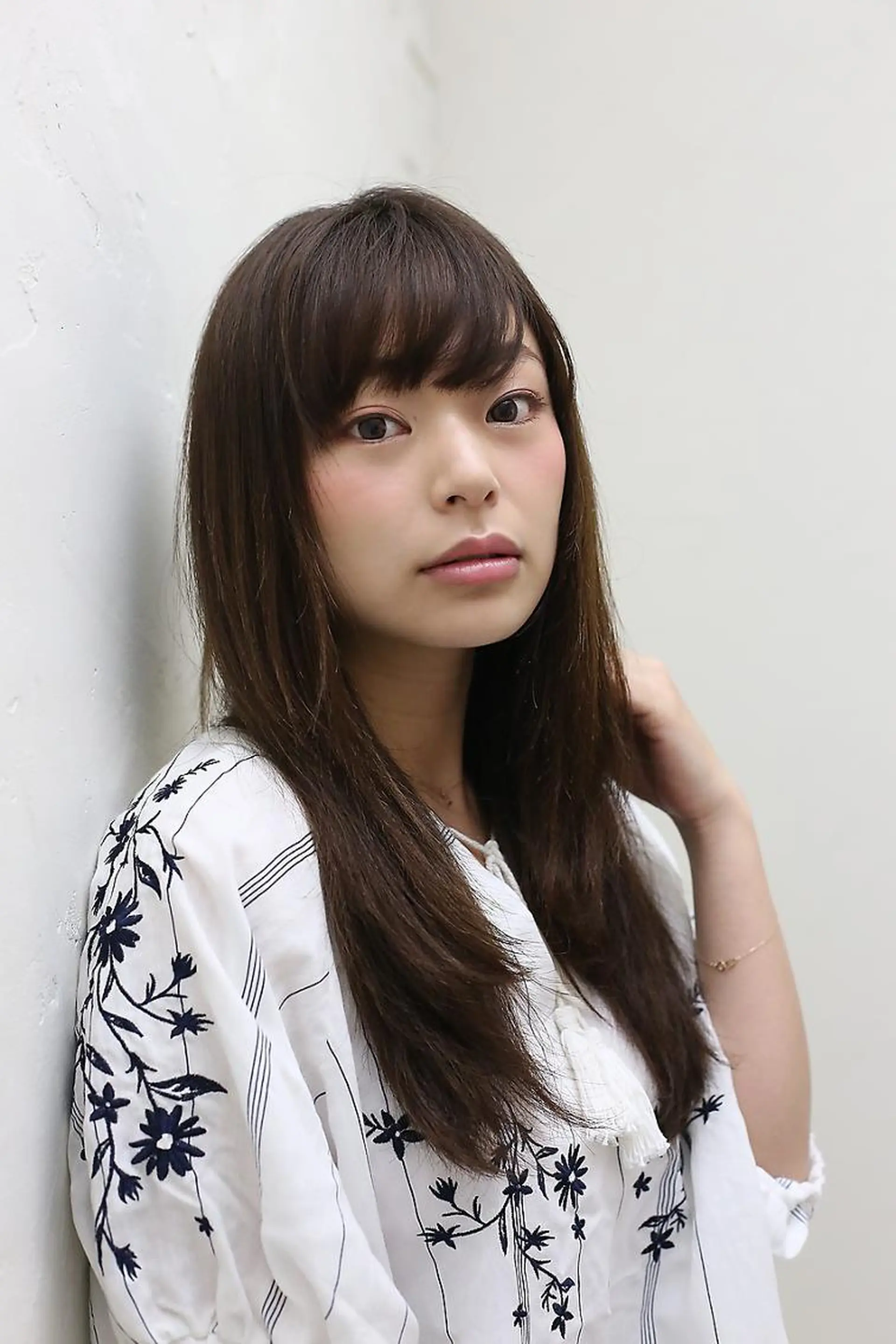 ミディアム 小林 永佳のヘアスタイル