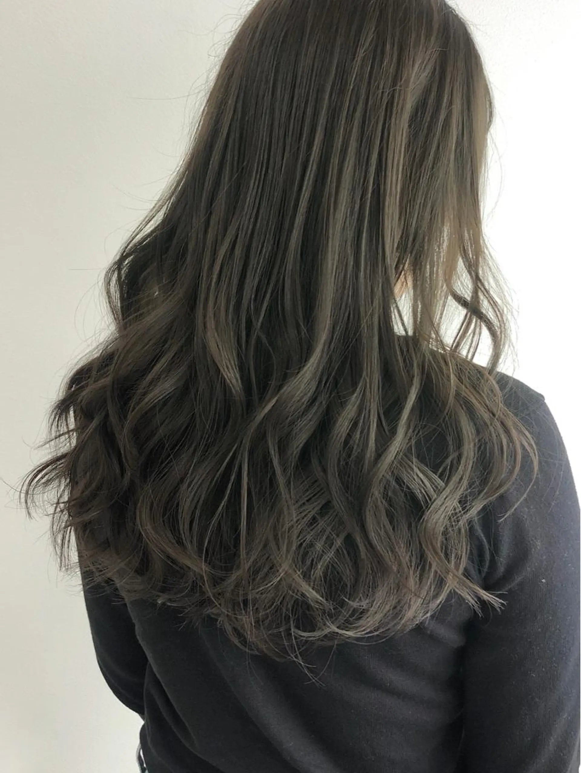 ロング カラー アッシュ ベージュカラー 黒髪 ブラウンカラー 透明感カラー 瀬原 千夏のヘアスタイル