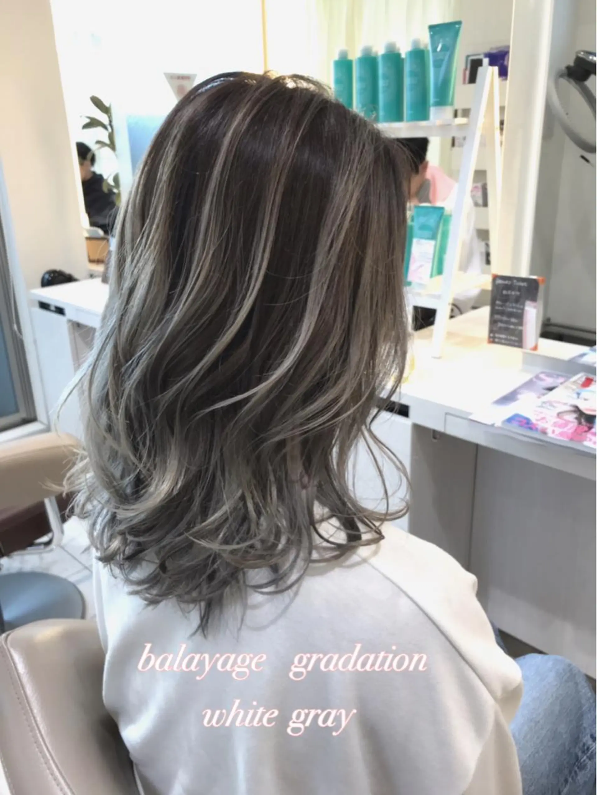 ミディアム カラー バレイヤージュ ブリーチ レイヤーカット カット ヘアカラー 山崎俊輔/髪質改善 /バレイヤージュのヘアスタイル