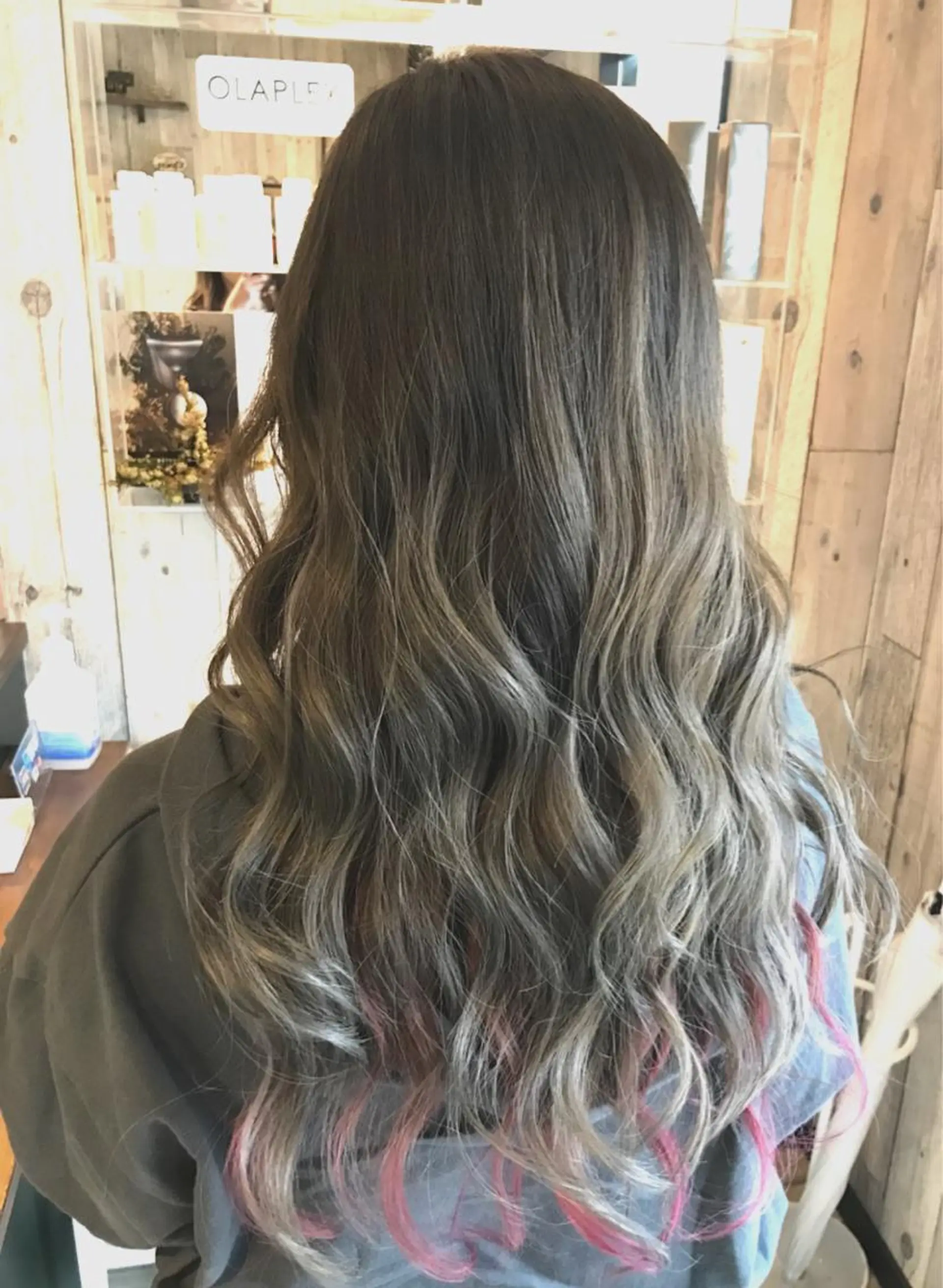 ロング カラー やなせ まりのヘアスタイル