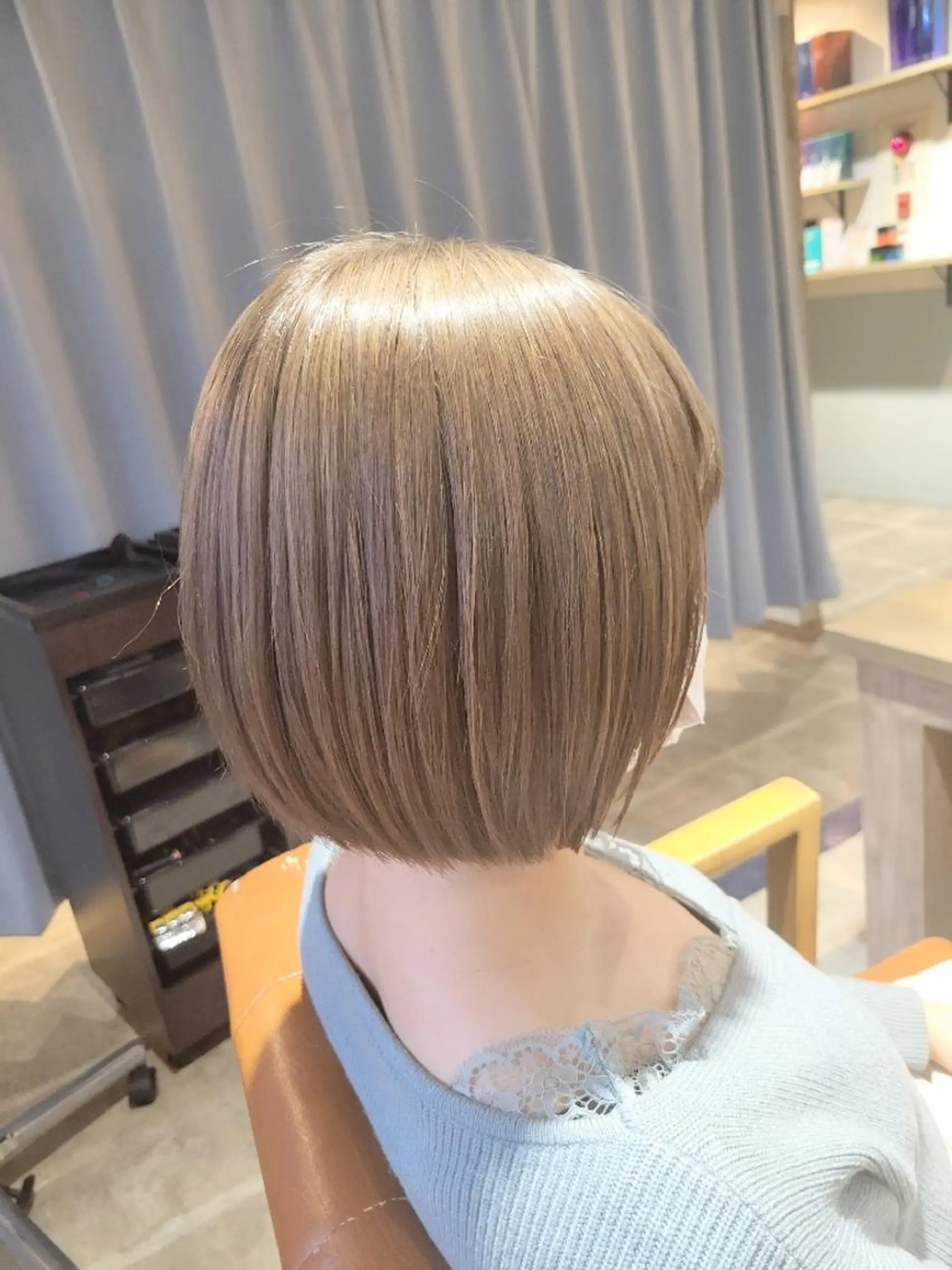 ミディアム カラー ベージュカラー ミルクティーベージュ alushe 岡 陽子のヘアスタイル