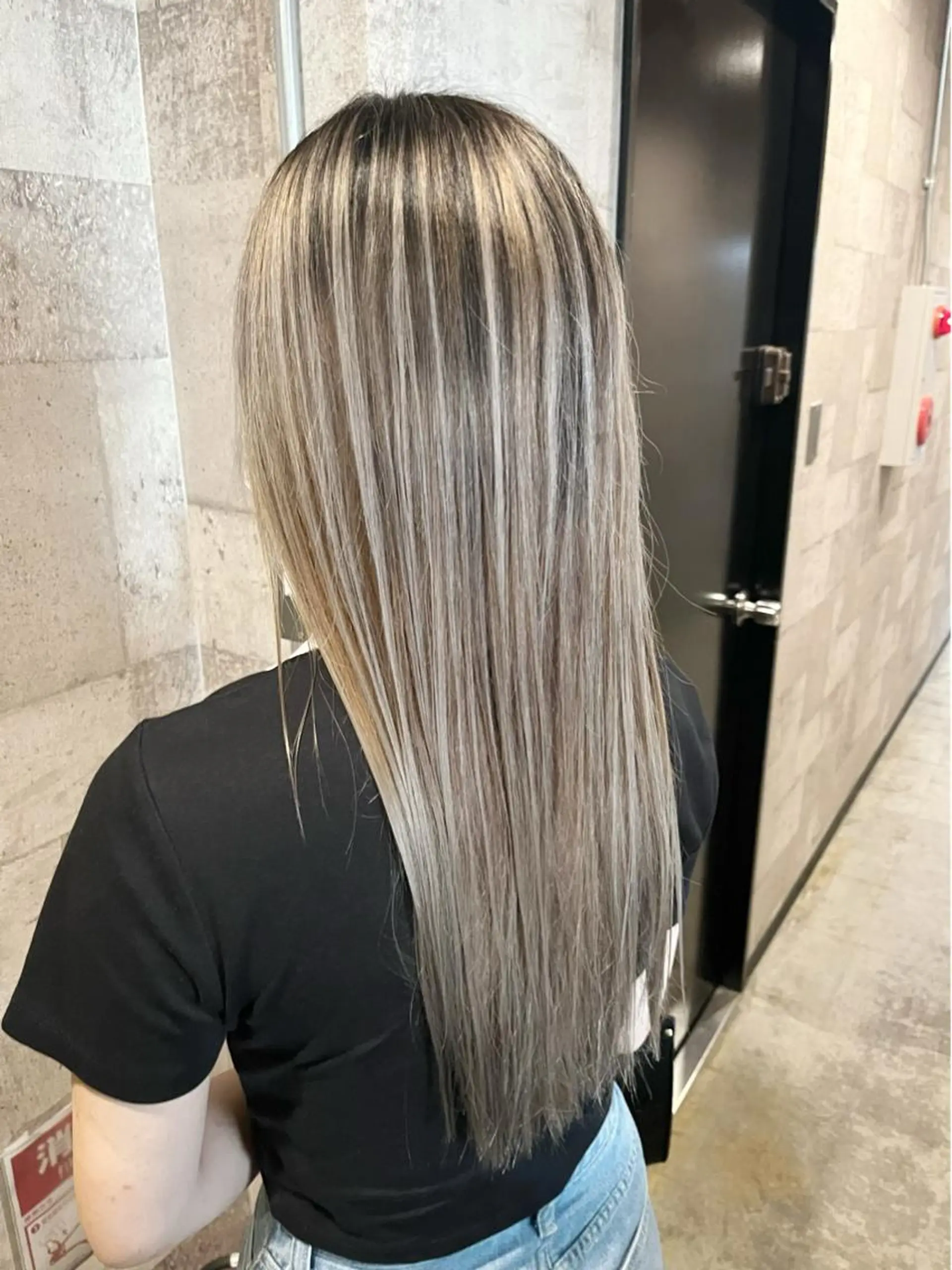 ミディアム レイヤーカット ヘアカラー トリートメント ✨艶感/透け感✨Sherry所属・艶髪/ハイトーン Sherryのヘアスタイル