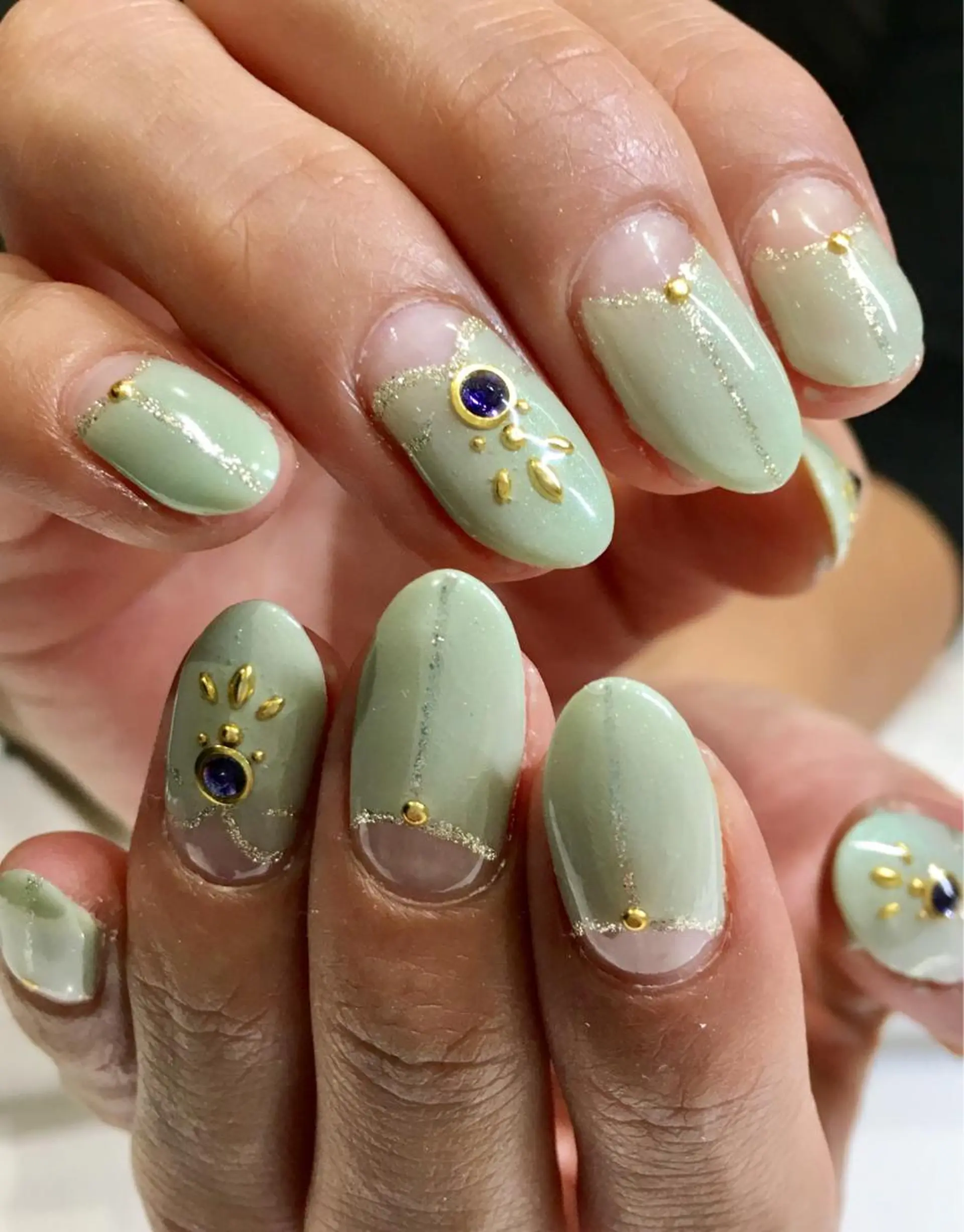 ネイル フレンチネイル グリーン 逆フレンチ 佐藤 まりえのネイルデザイン