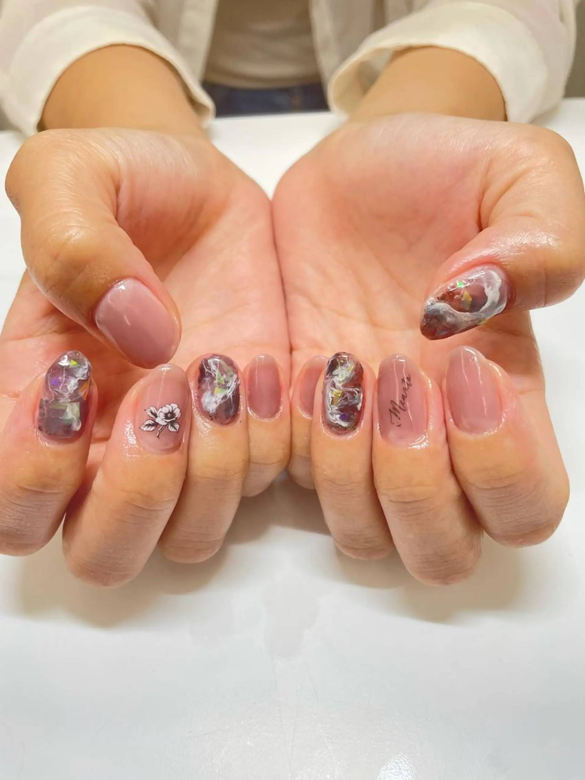 ネイル ニュアンスネイル nail Eclat所属・志賀野 美喜のネイルデザイン