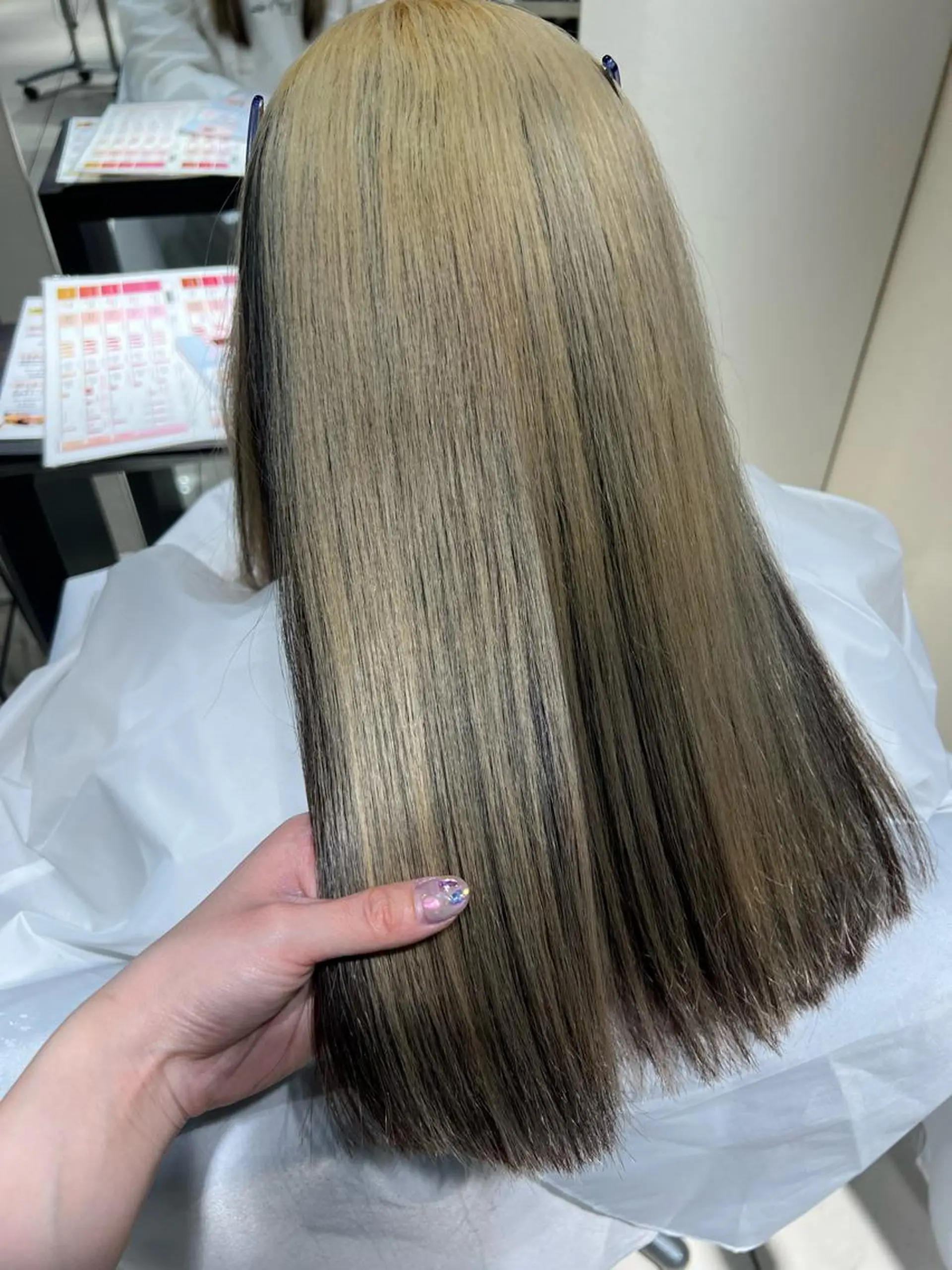 セミロング カラー 🧊🪞透明感カラー himeのヘアスタイル