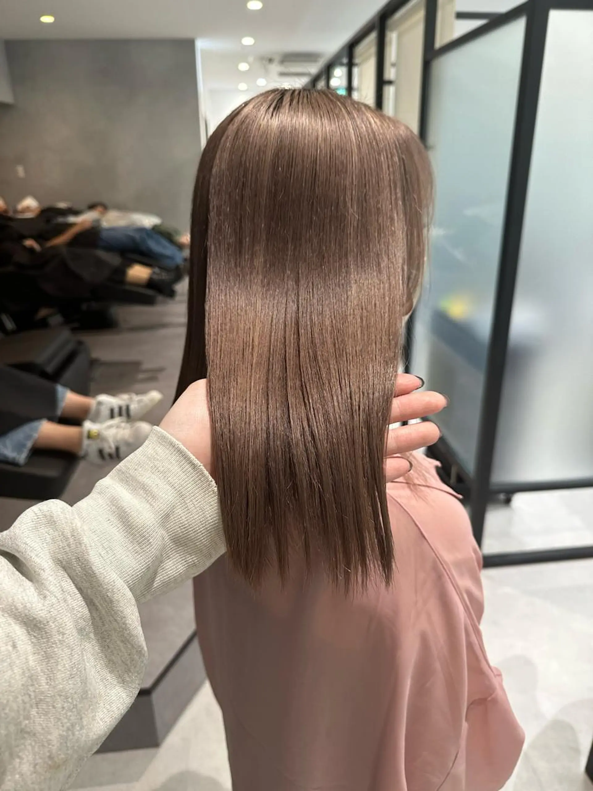 ミディアム カラー ベージュカラー ミルクティーベージュ ヘアカラー トリートメント 鈴木/ミルクティー/ ブリーチ/ボブ/のヘアスタイル