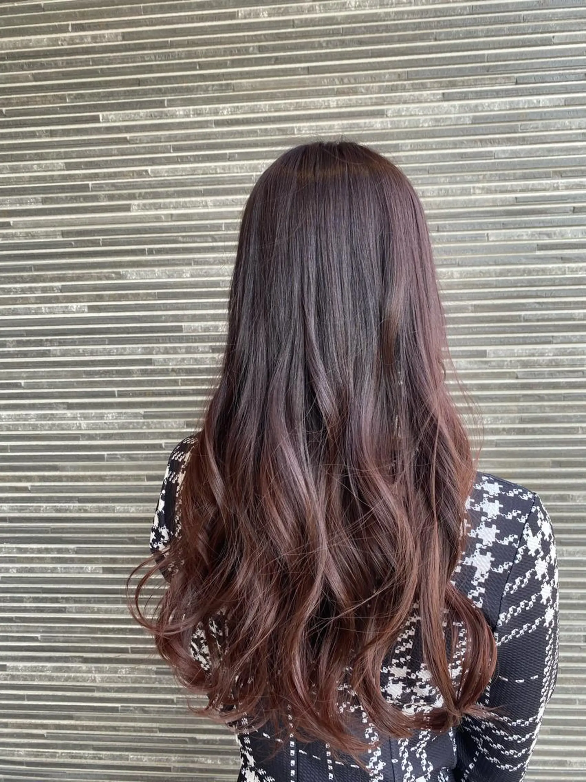 ロング カラー グラデーションカラー ラベンダーカラー 透明感カラー 天羅のヘアスタイル