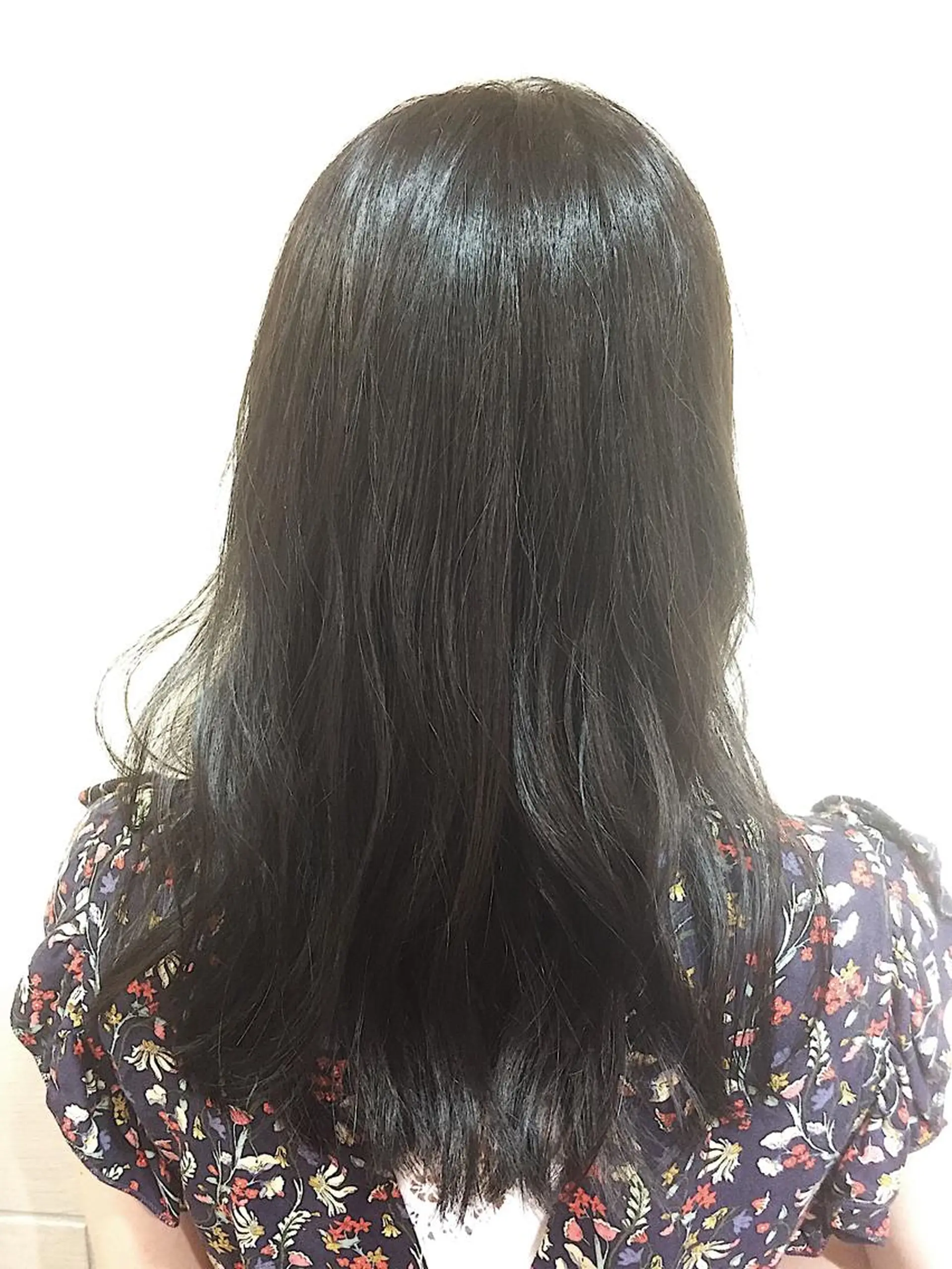 ロング カラー パーマ アッシュ ダークアッシュ 可愛いを作る神 ナオヒロのヘアスタイル