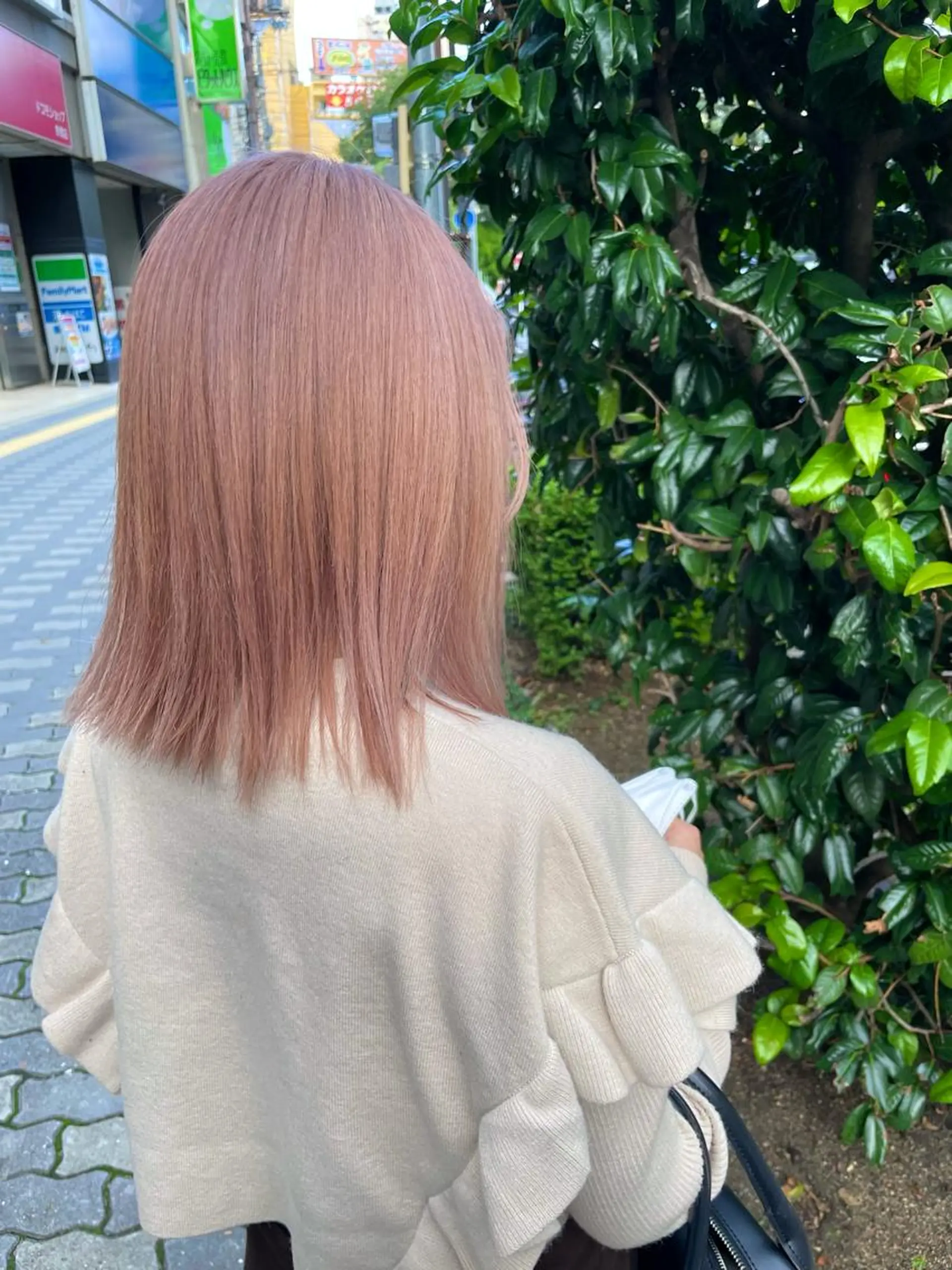 ミディアム カラー akane .のヘアスタイル