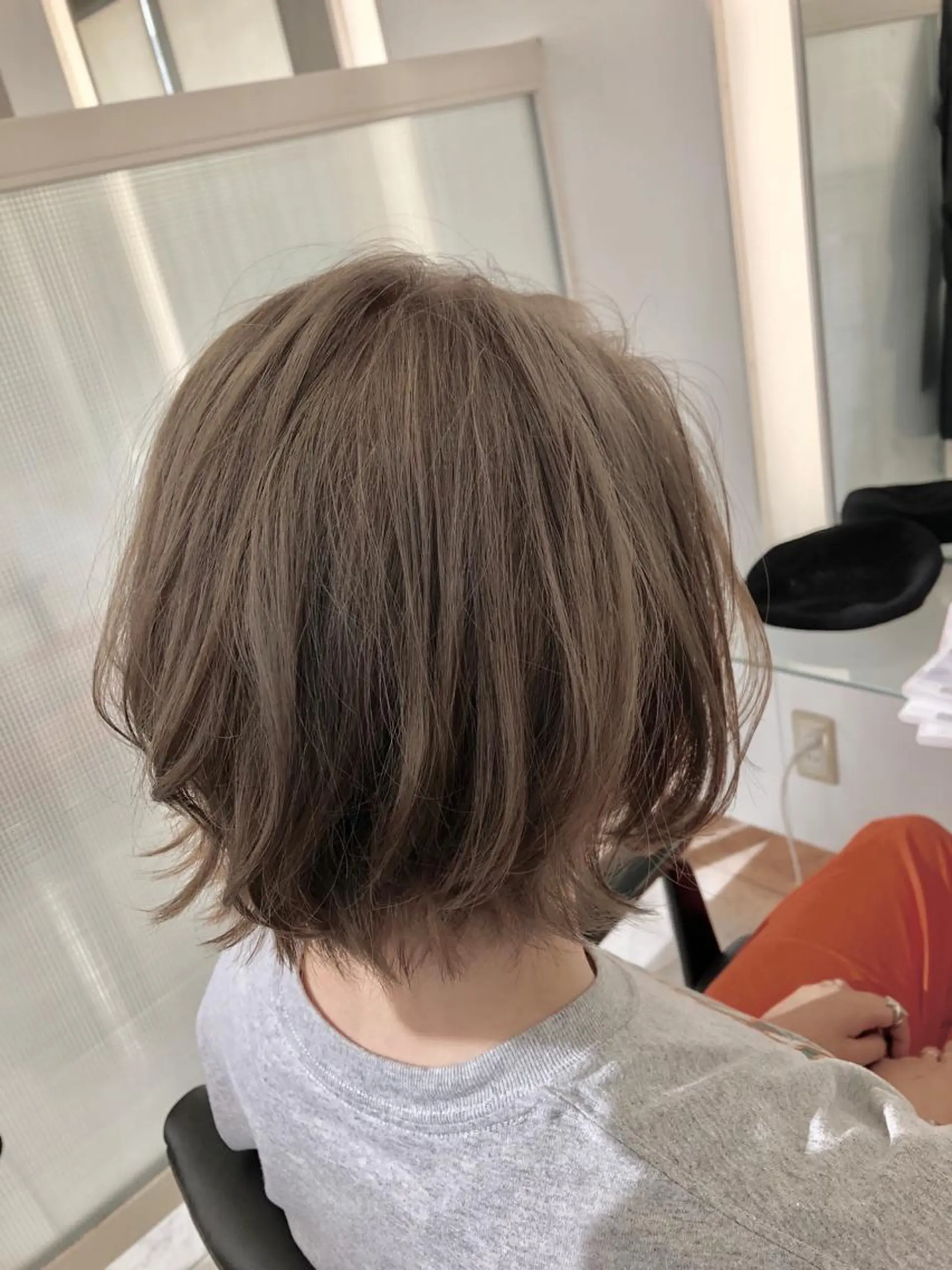 ショート カラー ベージュカラー 透明感カラー ミルクティーベージュ attrait アトレ 梅田店所属・田村拓巳 韓国風、髪質改善のヘアスタイル