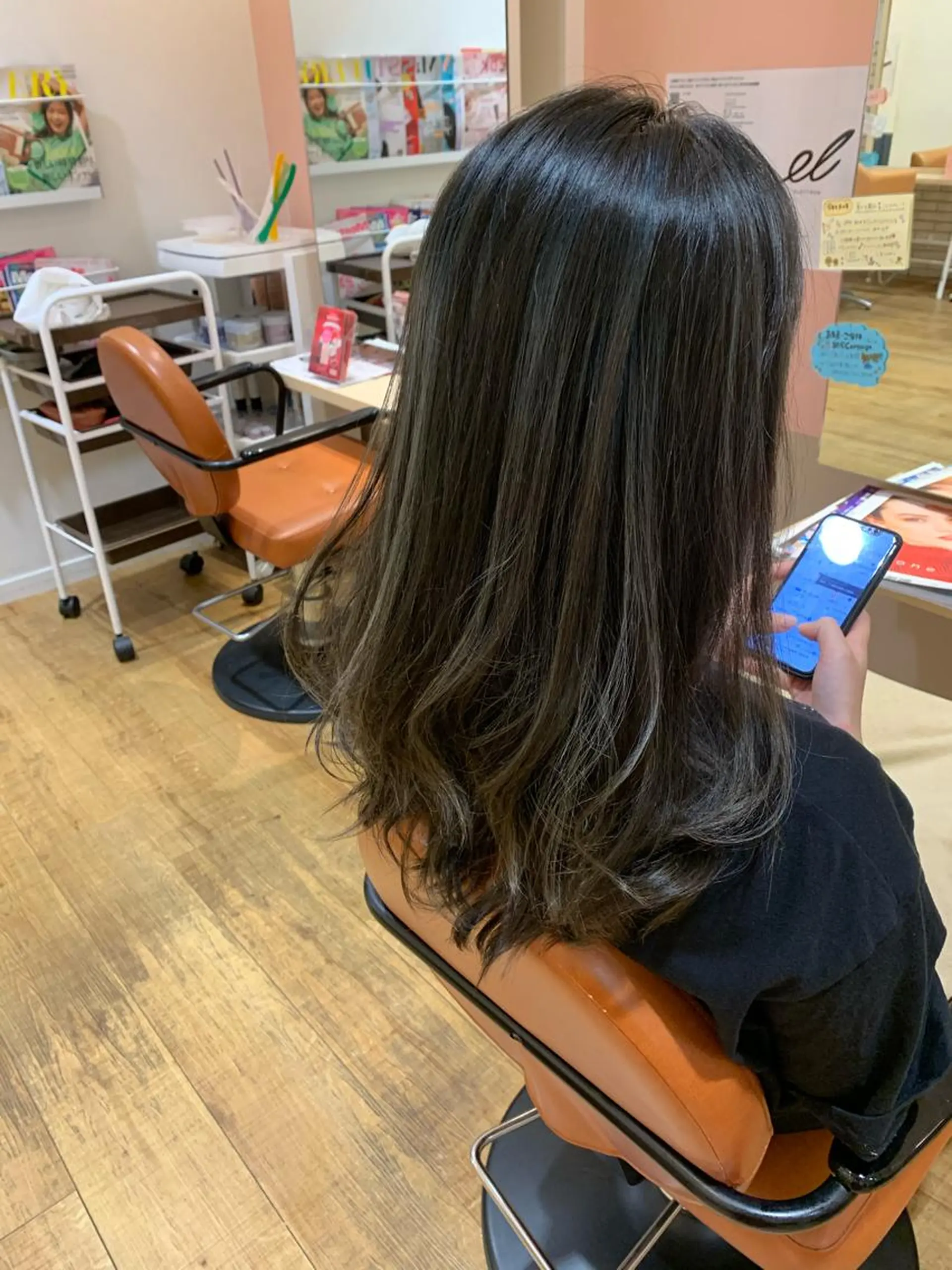 セミロング カラー ハイライトカラー ハイライト FRAME+spa&hair roomなんば駅前店所属・🌸MAYU🌸 ハイトーン➕レイヤーのヘアスタイル