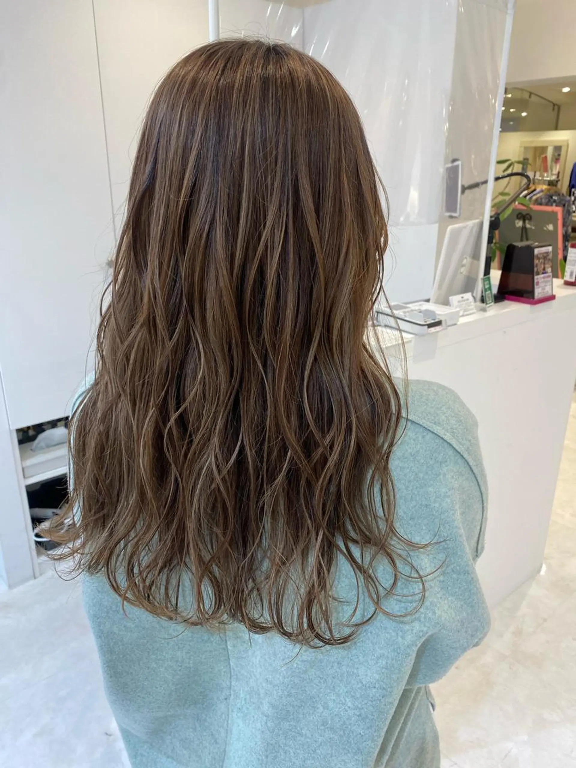 ロング ハイライト Number CHIHIROのヘアスタイル