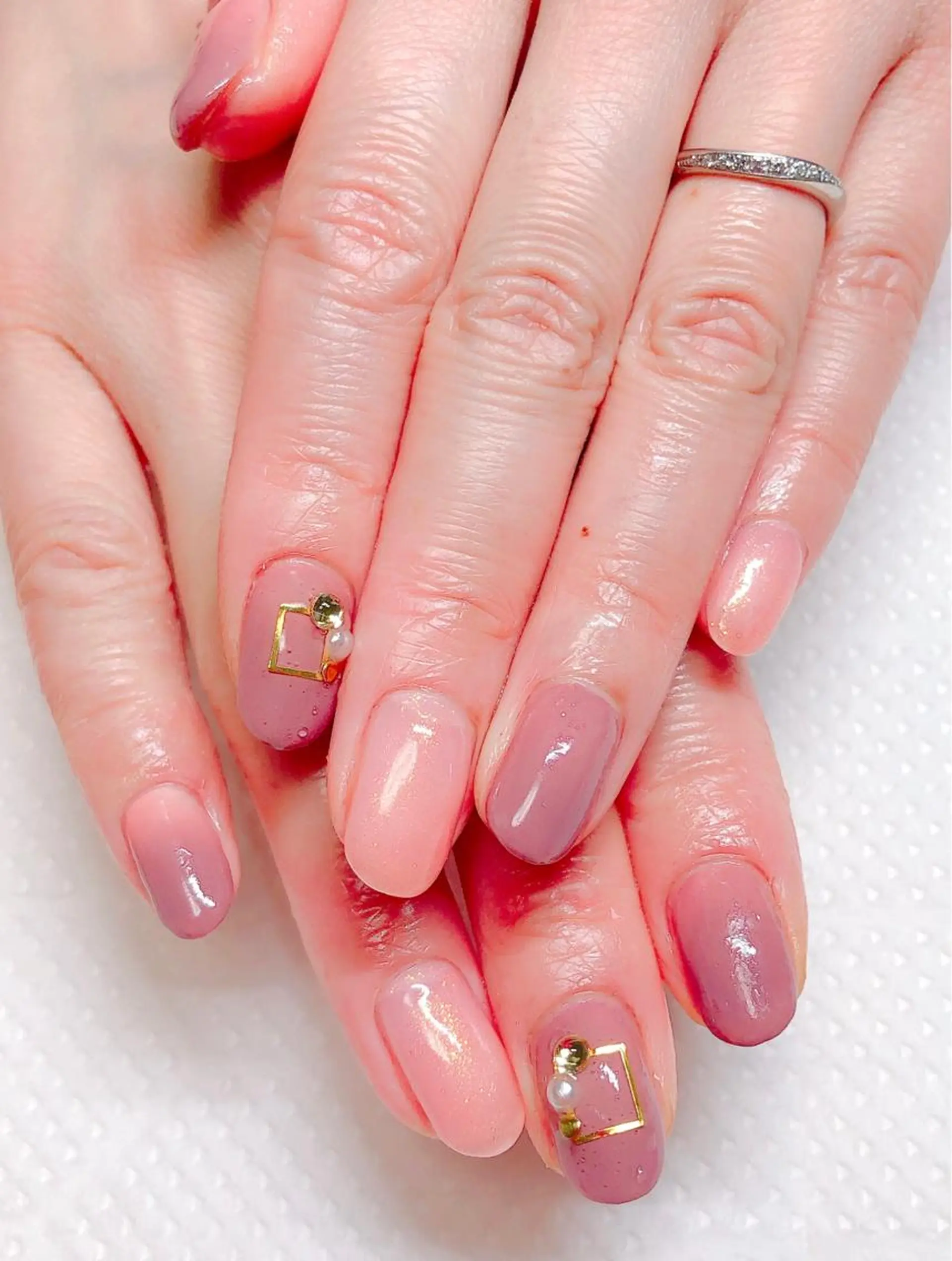 ネイル ジェルネイル CROWN プライベートサロンのネイルデザイン