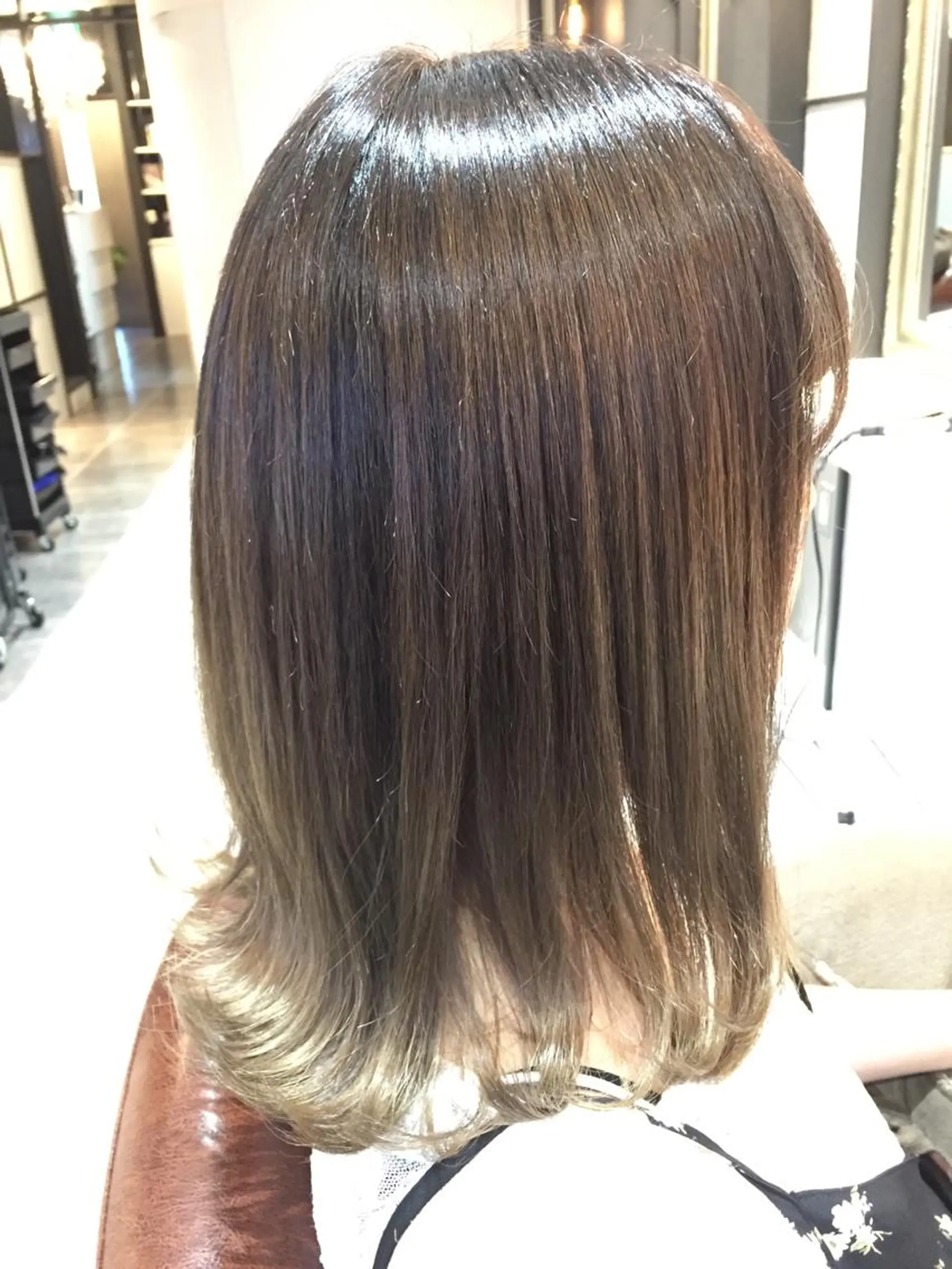 セミロング カラー グラデーションカラー シルバー wavi hair所属・後藤 ユウキ/髪質改善🫧のヘアスタイル