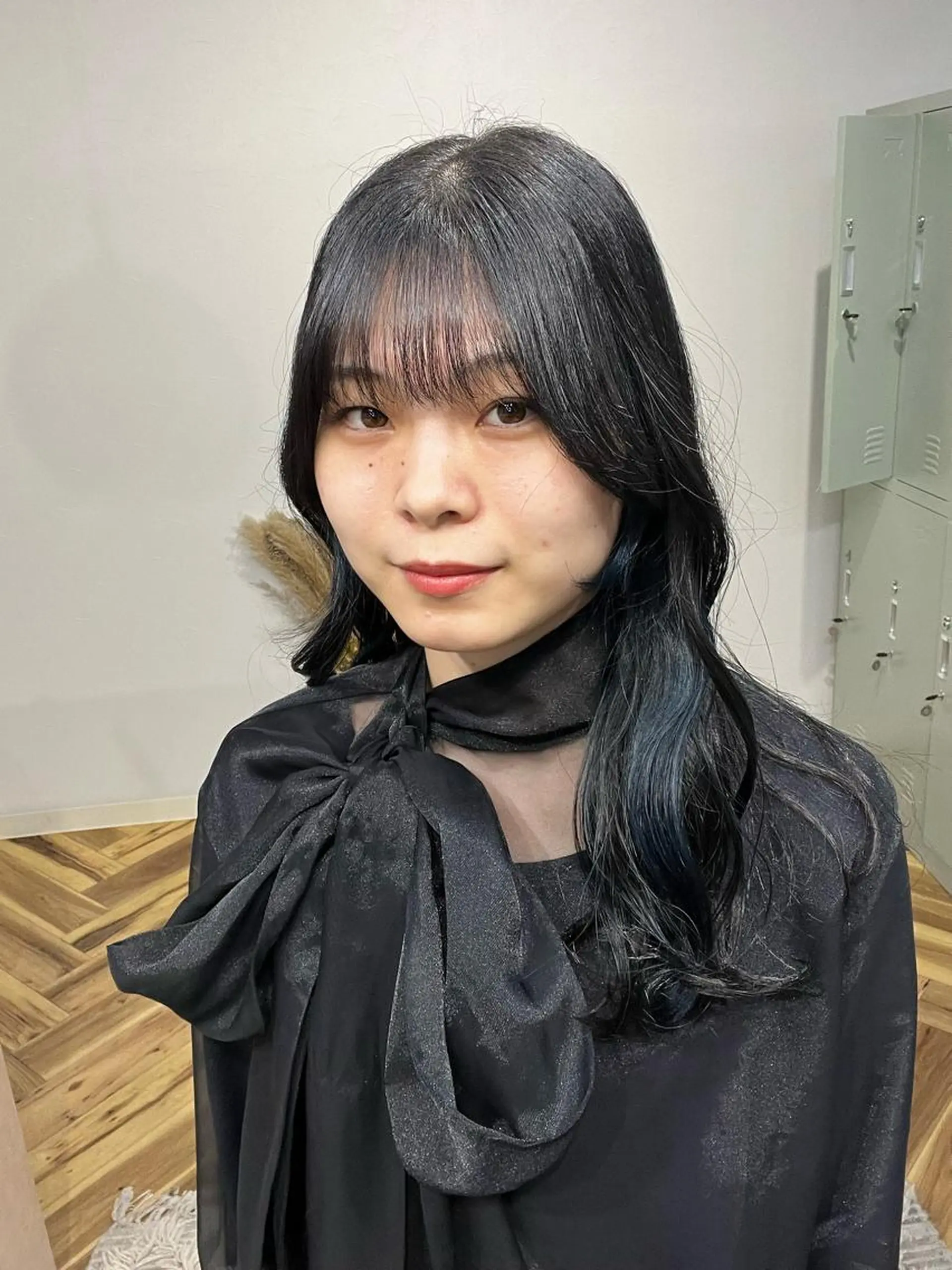 ロング カラー ブリーチ ブルーカラー ヘアカラー Ayaka🩰🎀 ガーリー/暖色♡のヘアスタイル