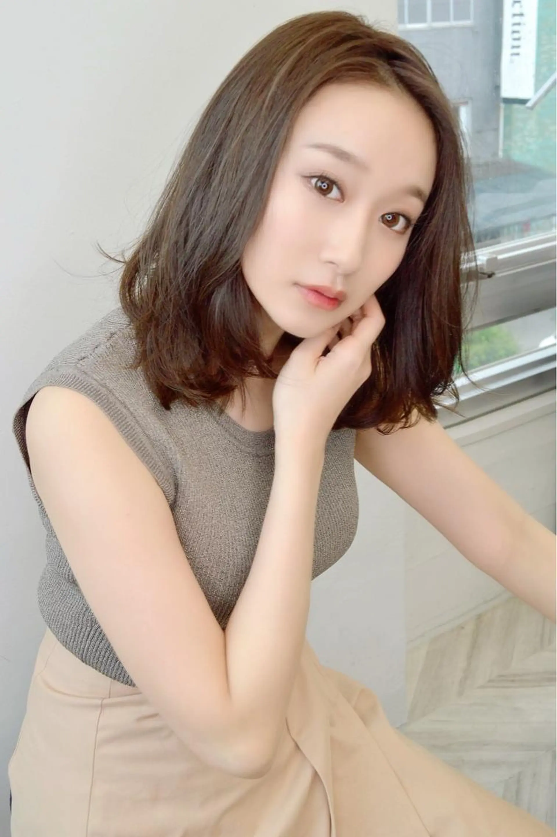 ミディアム N4C エヌフォーシーのヘアスタイル