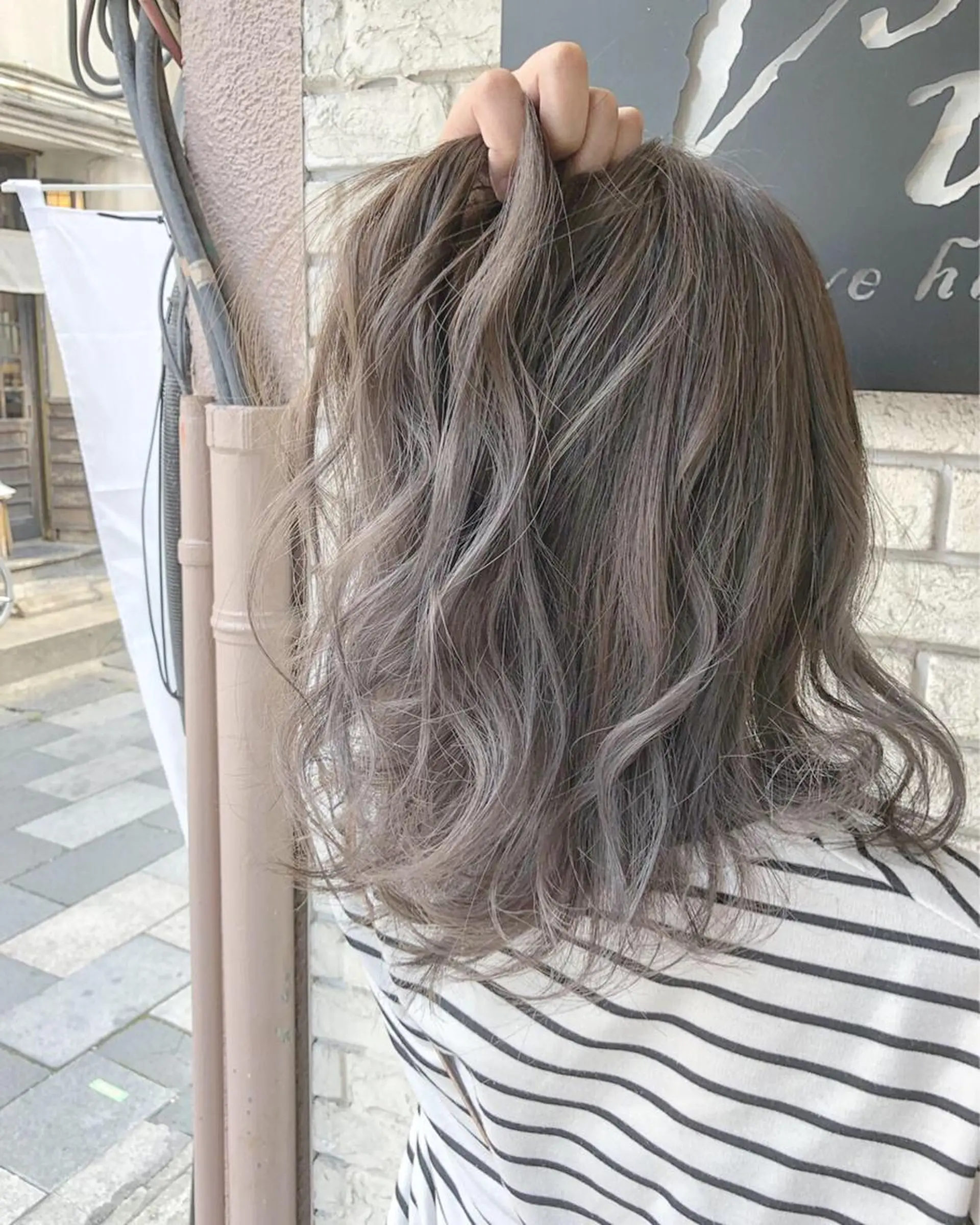 セミロング ヤマグチ ヒカルのヘアスタイル