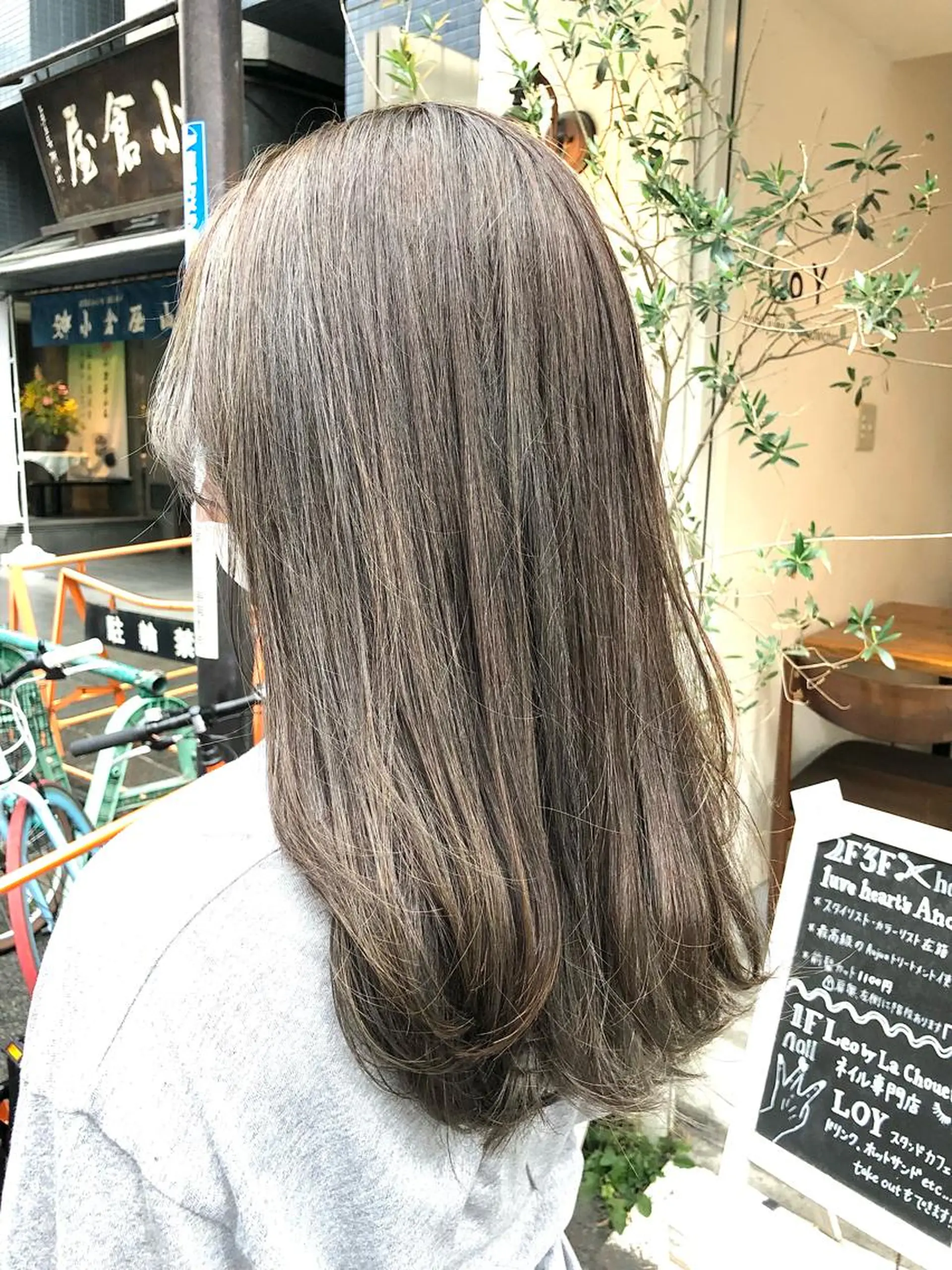 セミロング カラー 透明感カラー ハイライトカラー ハイライト luve heart's And Be  minamisemba所属・脇坂 佳世の眉毛・アイブロウイメージ