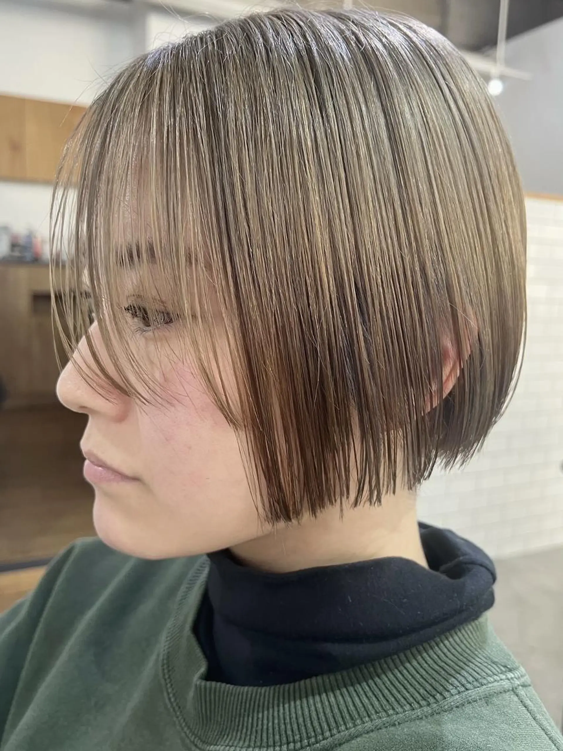 ショート ヘアカラー ATEIER ZIZIのヘアスタイル