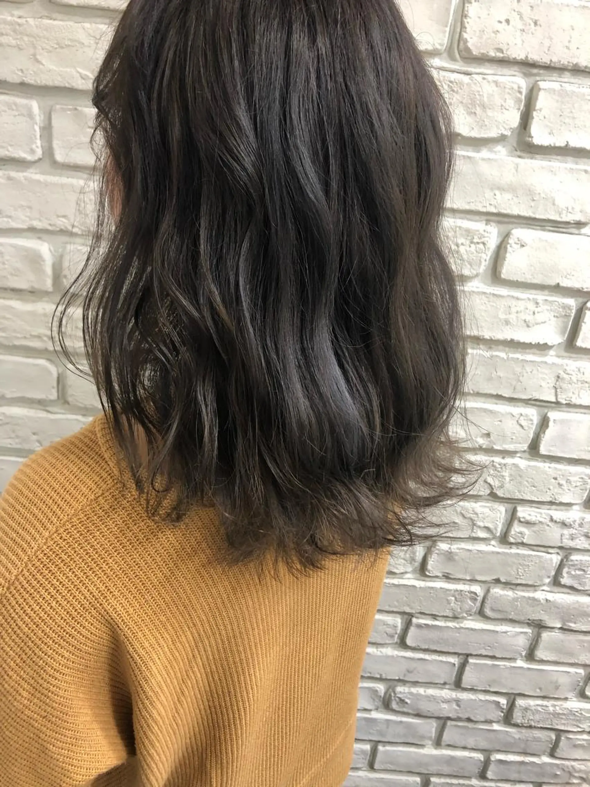 ミディアム カラー ダブルカラー GLROW haruhiのヘアスタイル