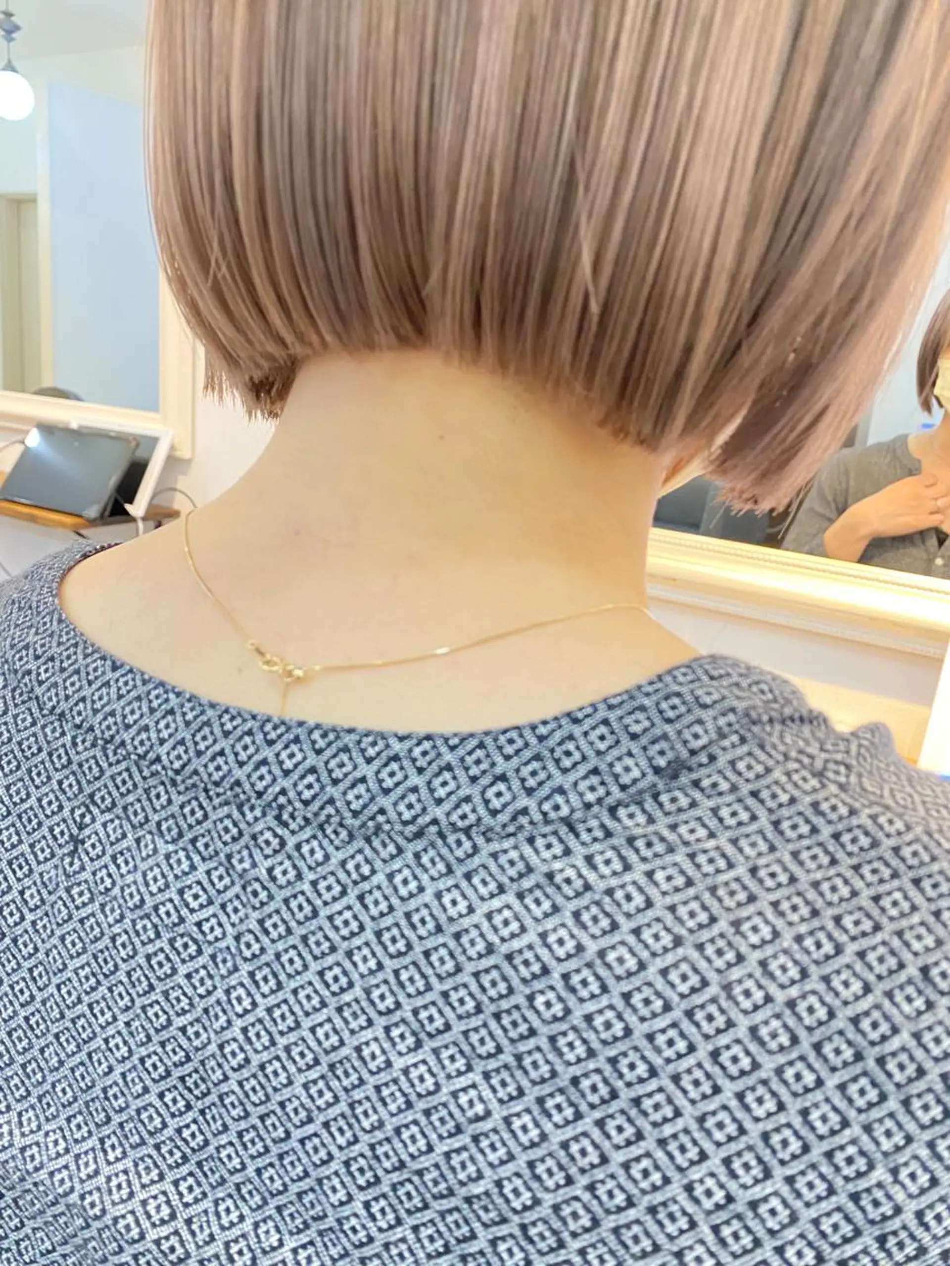 ミディアム カラー 顔周りレイヤー/韓国 ブリーチminamiのヘアスタイル