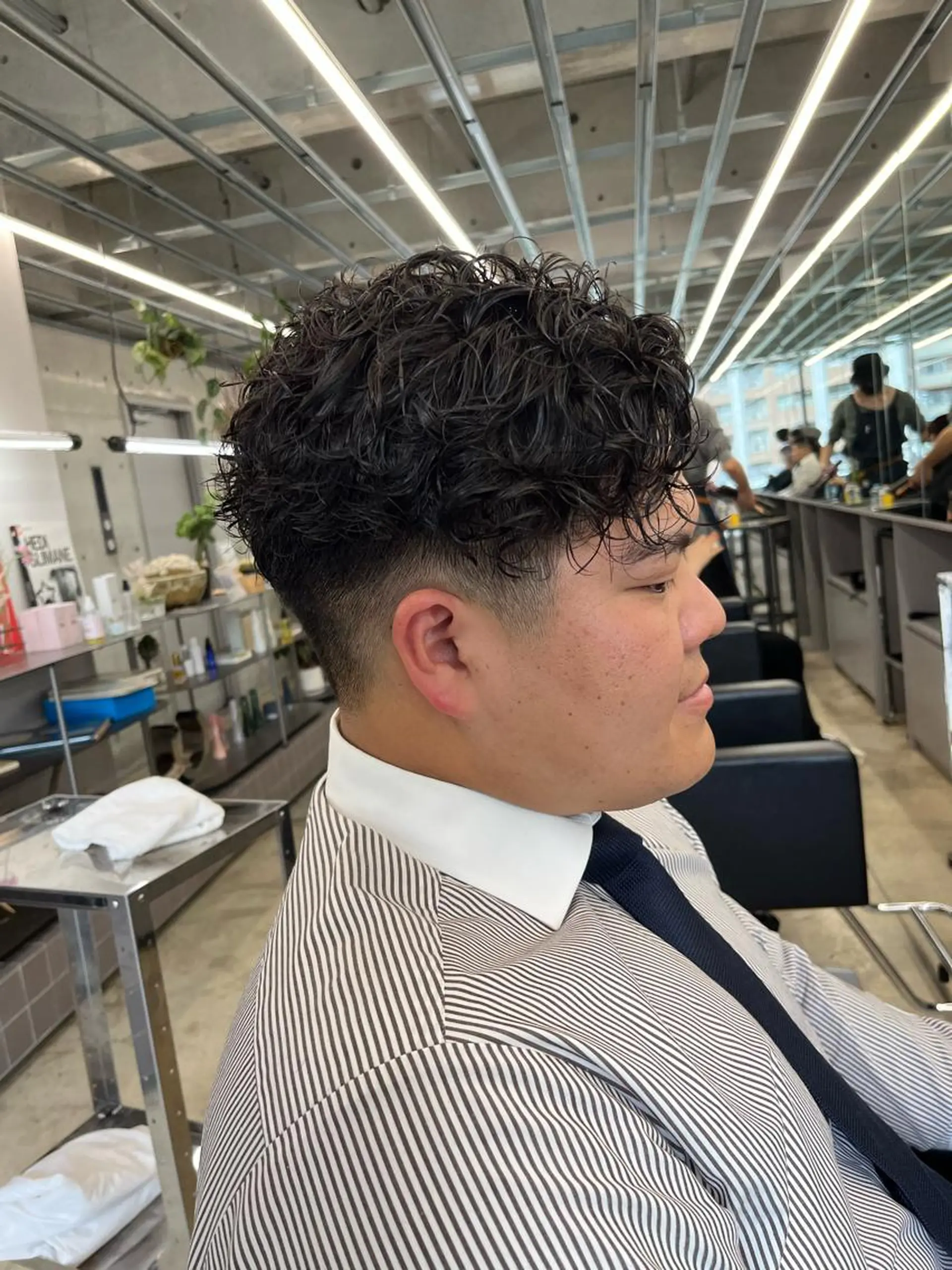 ショート パーマ メンズ カット ダブルカラー/ ケアブリーチ/クニトのヘアスタイル