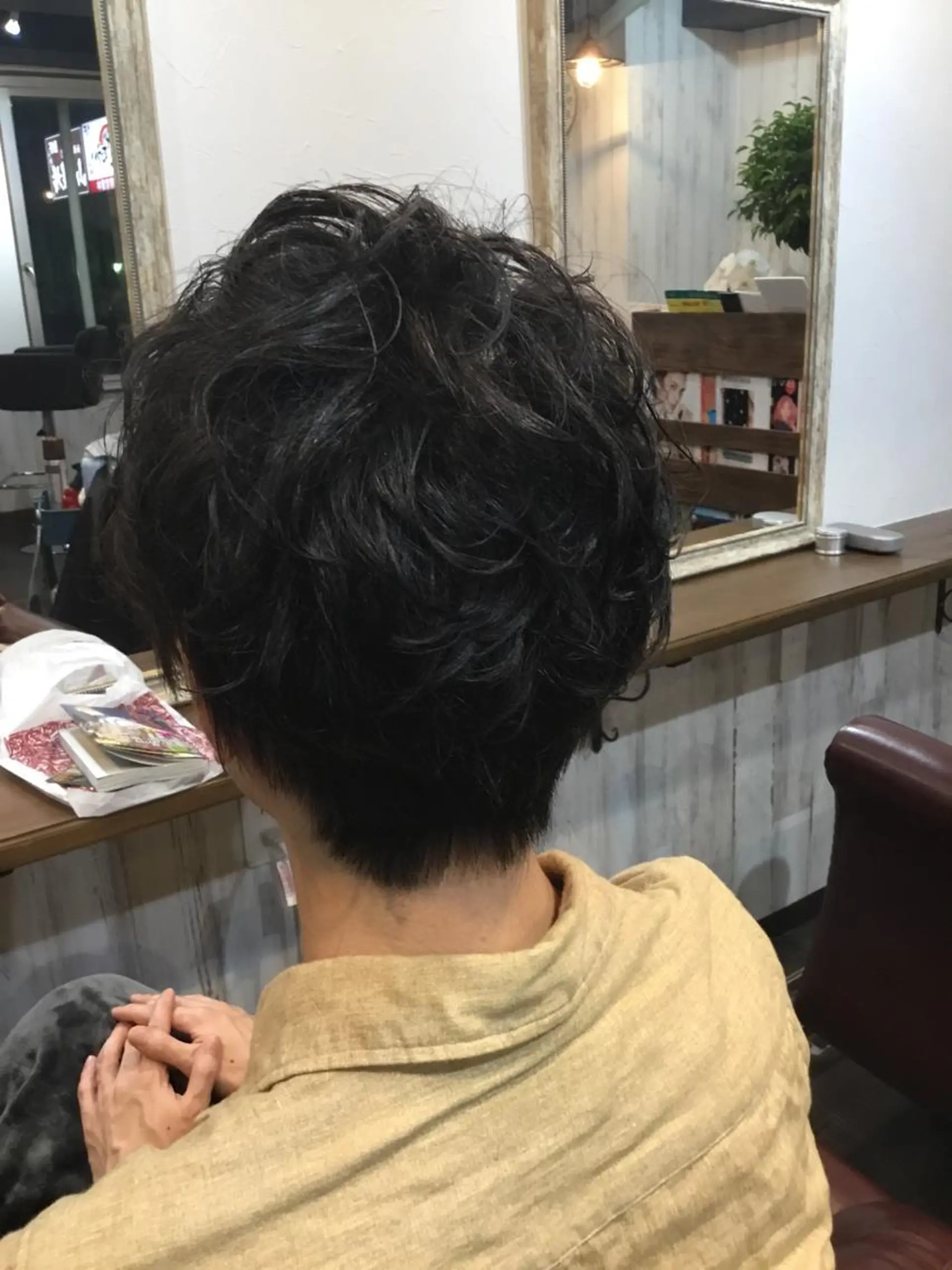 ショート パーマ メンズ embrace エンブレイスのヘアスタイル