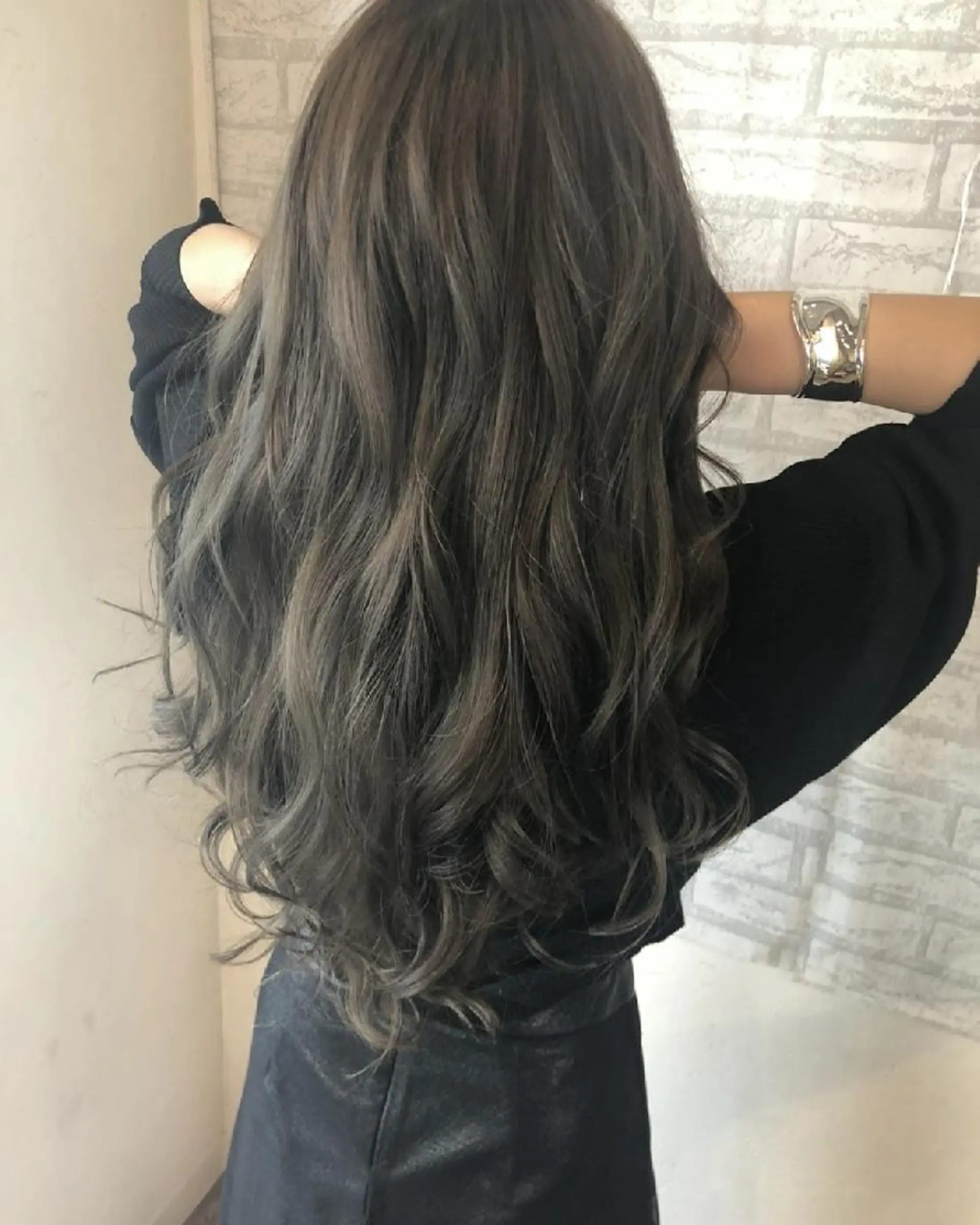 ロング カラー グレージュ JIL BLAN 京都所属・RU RIのヘアスタイル