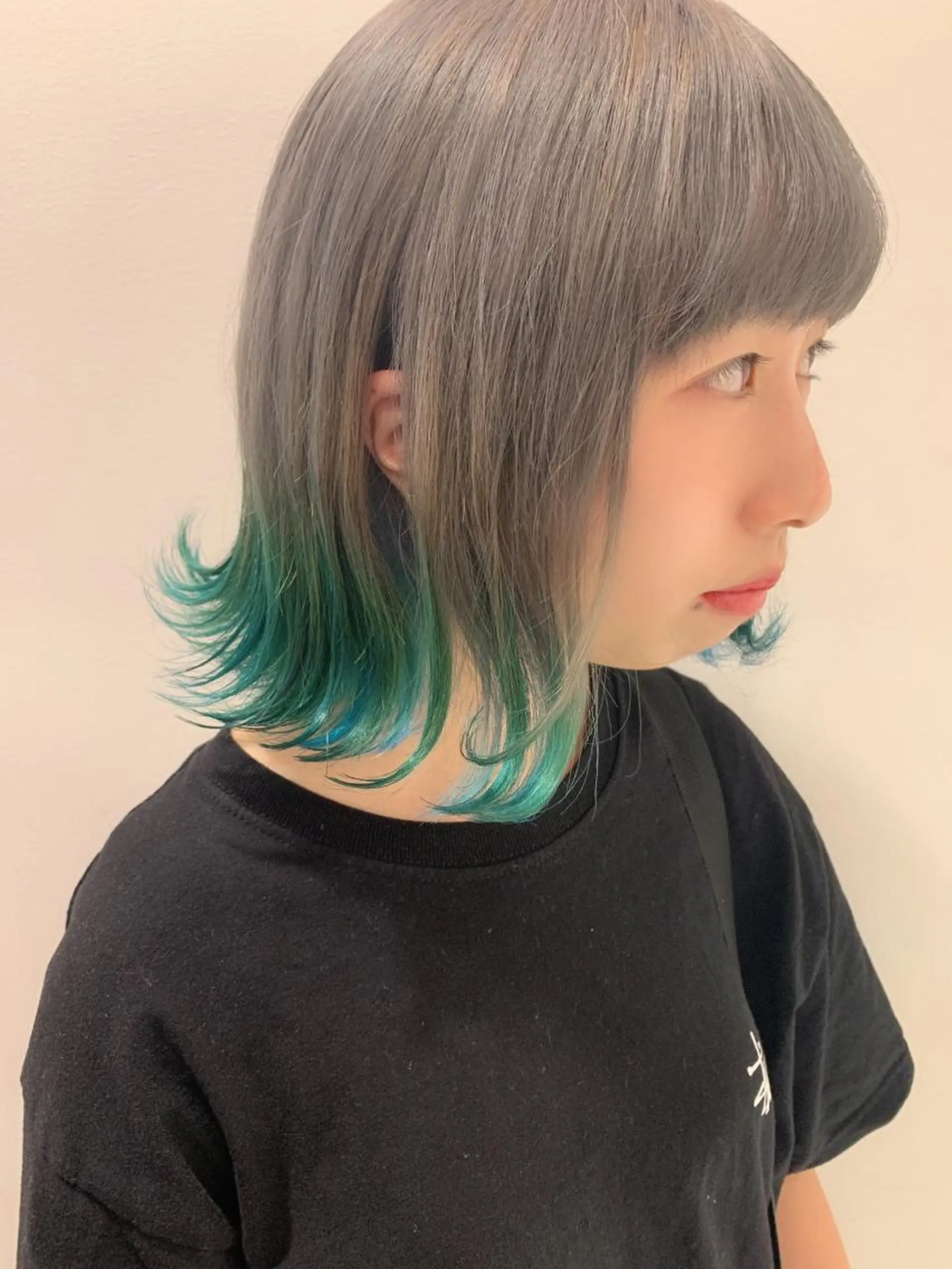 ショート カラー ハイトーン/ウルフ /小澤凌祐🦕のヘアスタイル