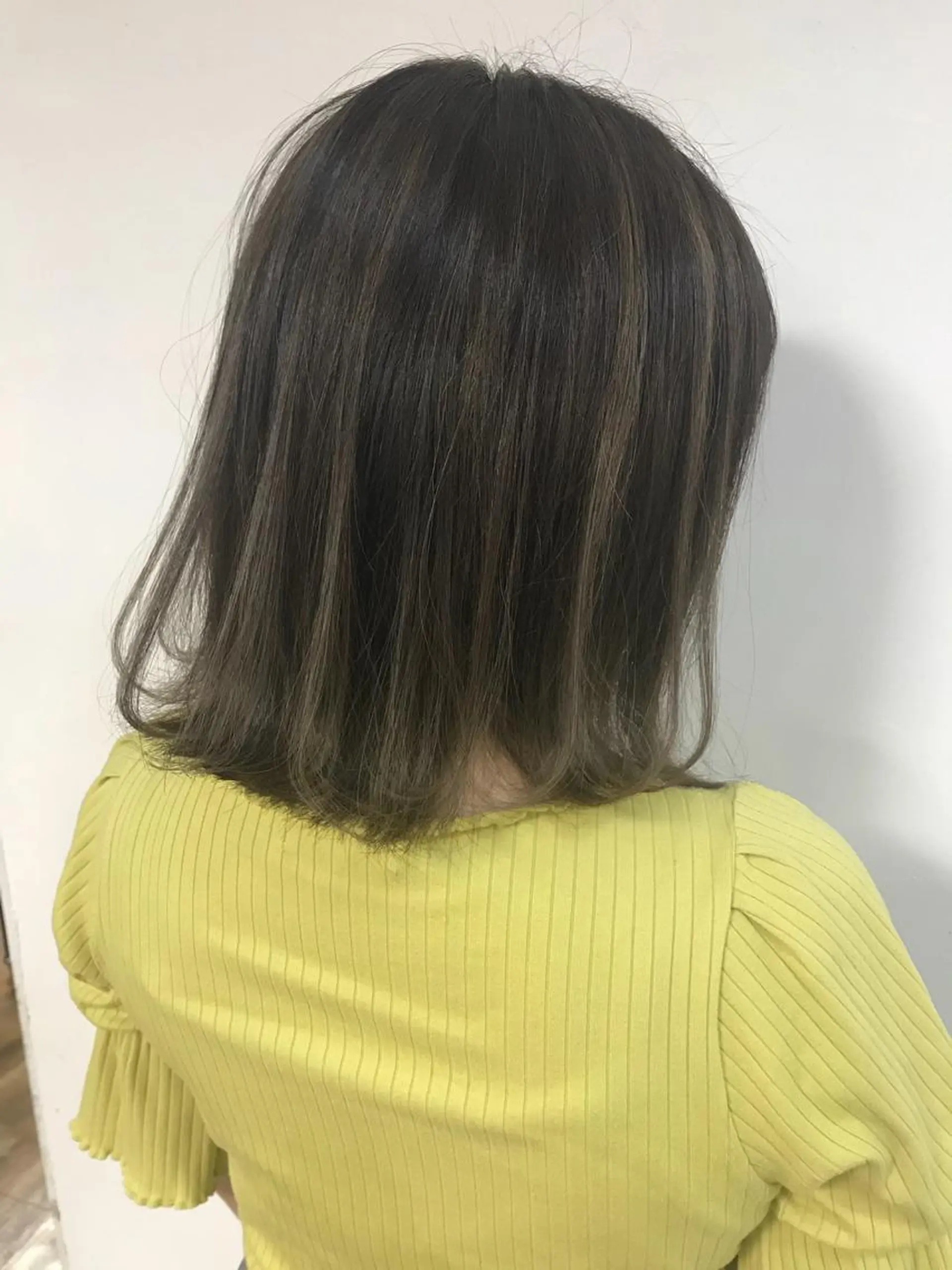 ミディアム カラー ベージュカラー フォギーベージュ グラデーションカラー ハイライトカラー ハイライト カット ヘアカラー トリートメント shanti   平岸店所属・柾本 寛貴のヘアスタイル