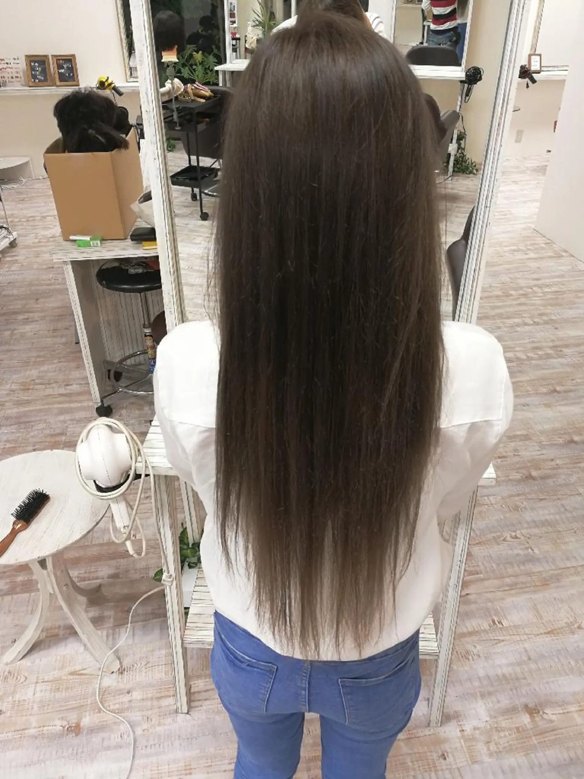 カラー 透明感カラー Aile所属・酸性ストレート／カラ ー/山下高明のヘアスタイル