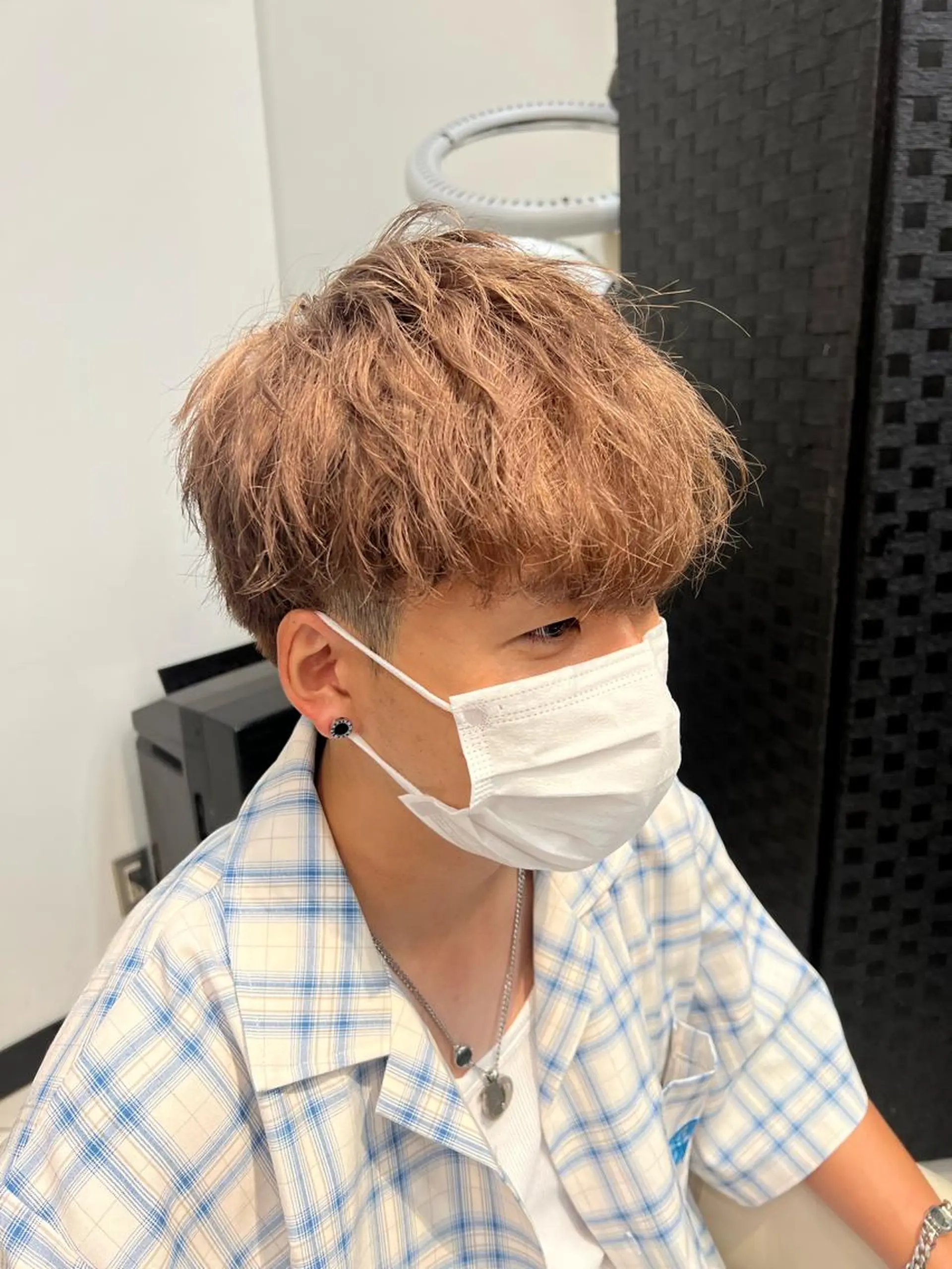 ショート カラー メンズ メンズハイトーン ハイトーンカラー 【似合わせカラー】 西口嶺河のヘアスタイル