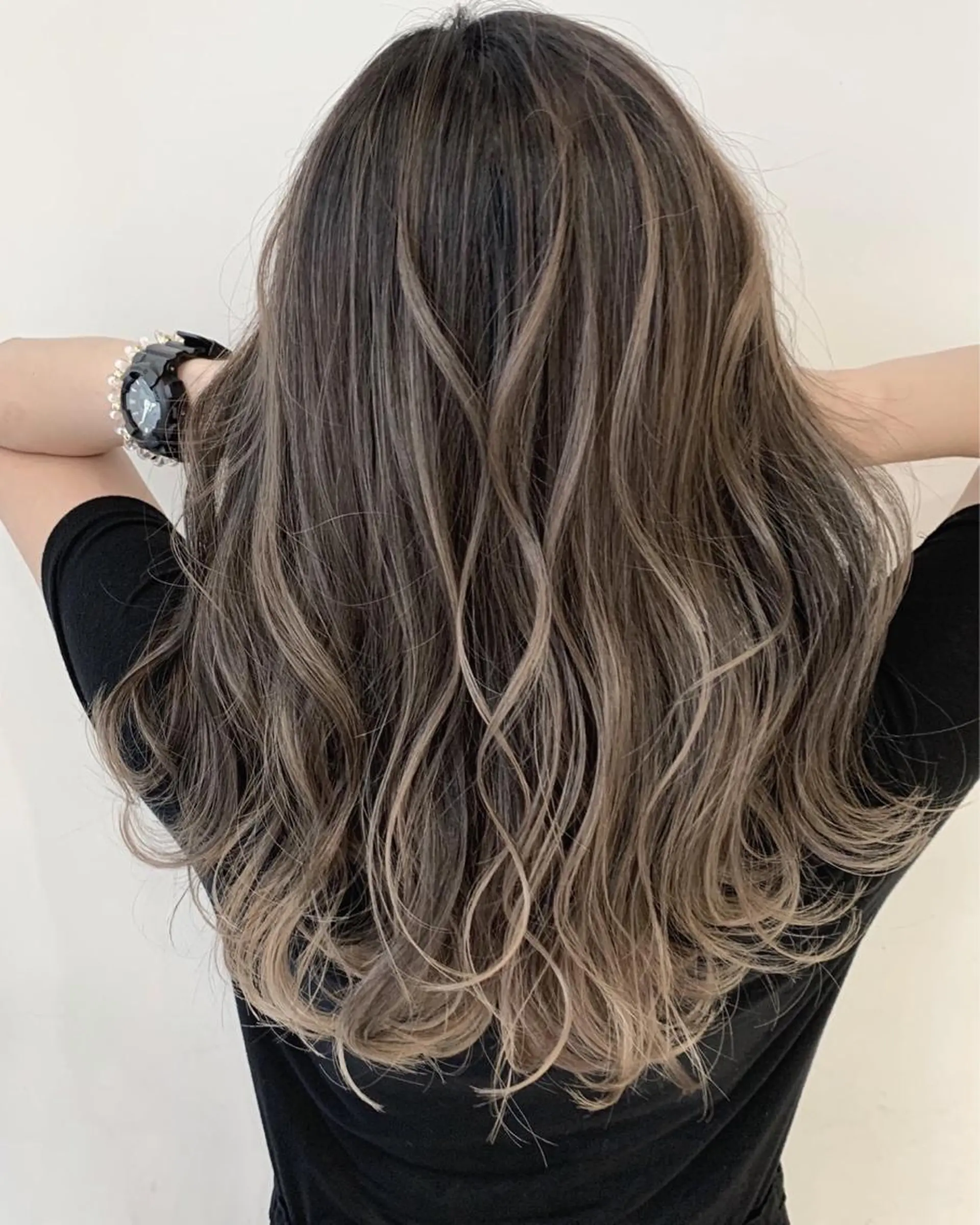 ロング カラー ワンレンボブ ショートボブ バレイヤージュ デザインカラー グラデーションカラー opus 店長大和 レイヤー/赤み消しのヘアスタイル