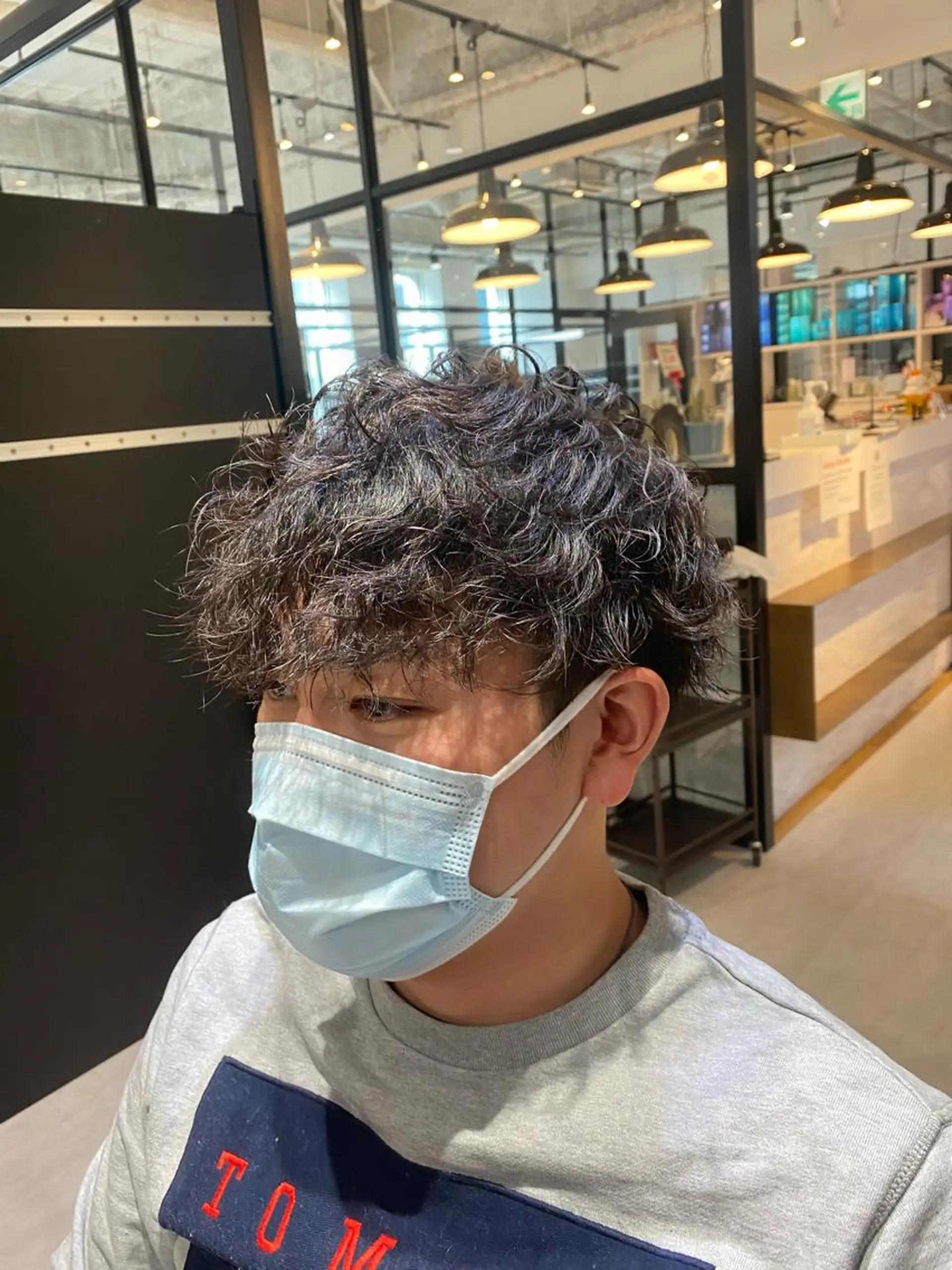 ショート パーマ メンズ AVANCE京橋所属・ハイトーンヘア/ 島崎　タクミのヘアスタイル