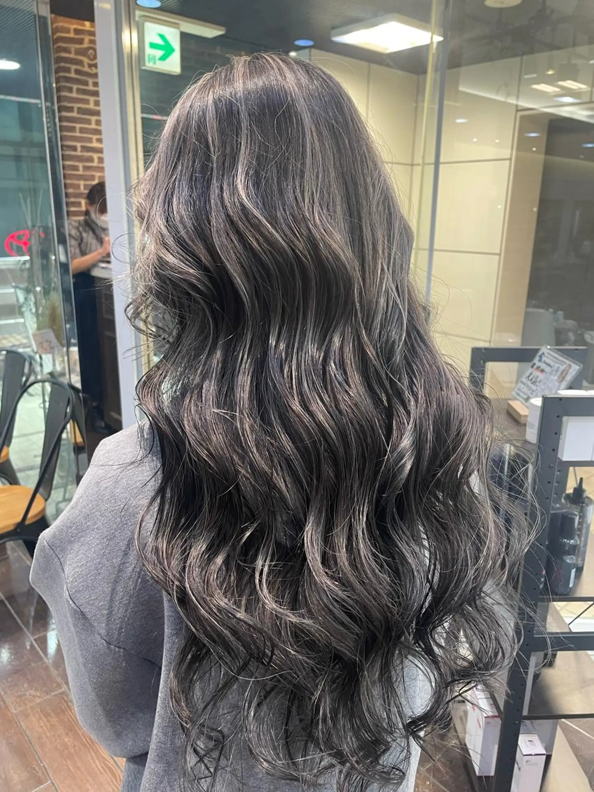 ロング カラー 透明感カラー ハイライトカラー ハイライト ヘアカラー トリートメント 韓国ヘア🦋 MIYUのヘアスタイル