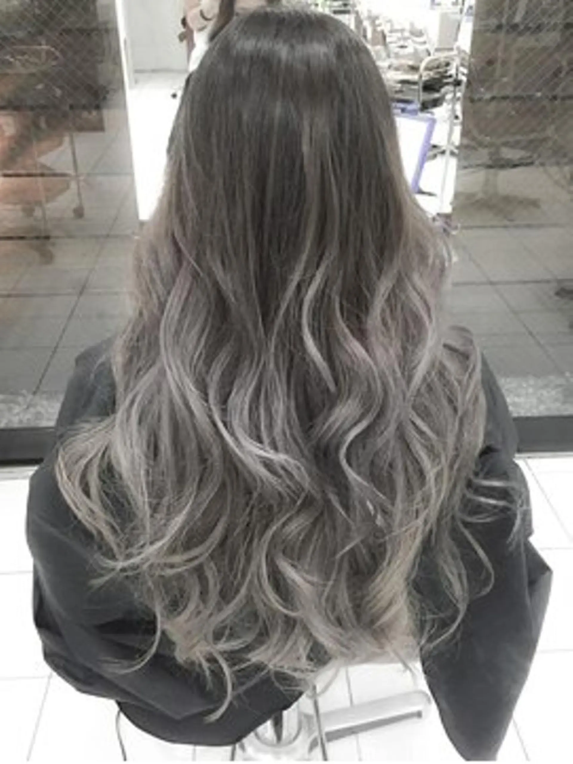 カラー ロング ヘアアレンジ アッシュ アッシュグレー アッシュグレージュ グラデーションカラー グレージュ カット ヘアカラー トリートメント モテ髪透明感❤️ デイズヘアカラーのヘアスタイル