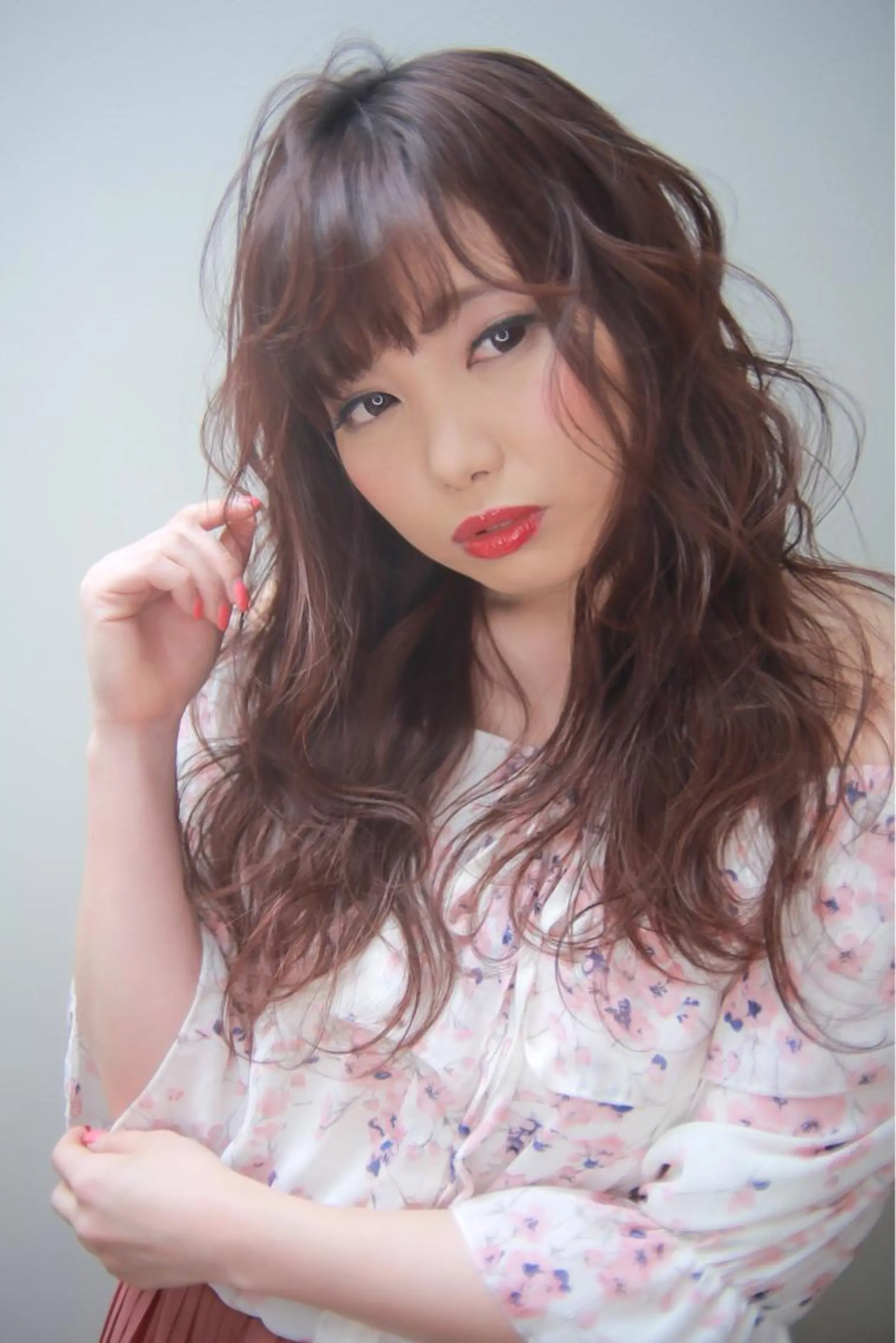 ロング カラー 伊藤 裕貴のヘアスタイル