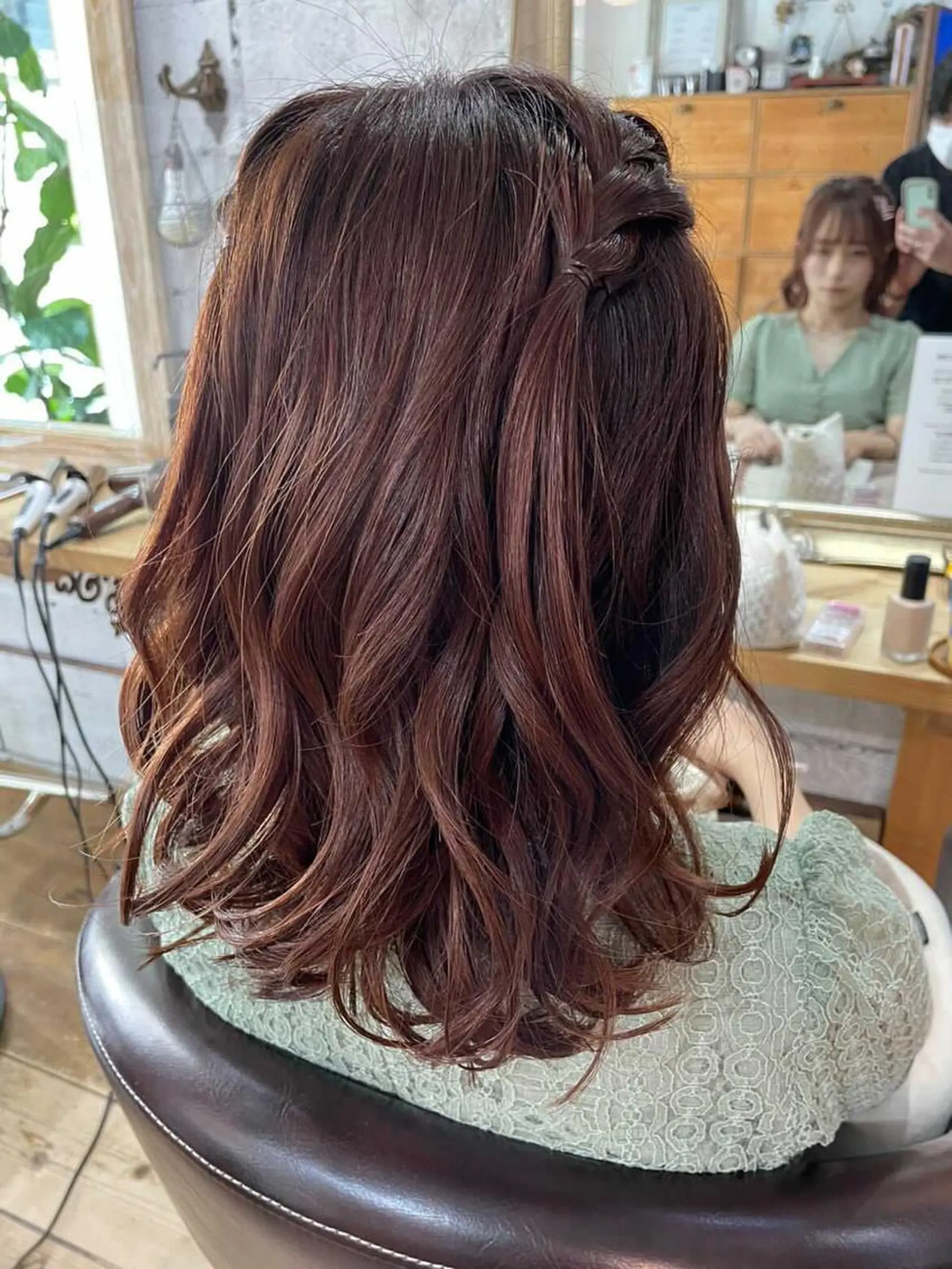 ミディアム カラー ヘアアレンジ 【韓国レイヤー特化 ハッシュカット】のヘアスタイル