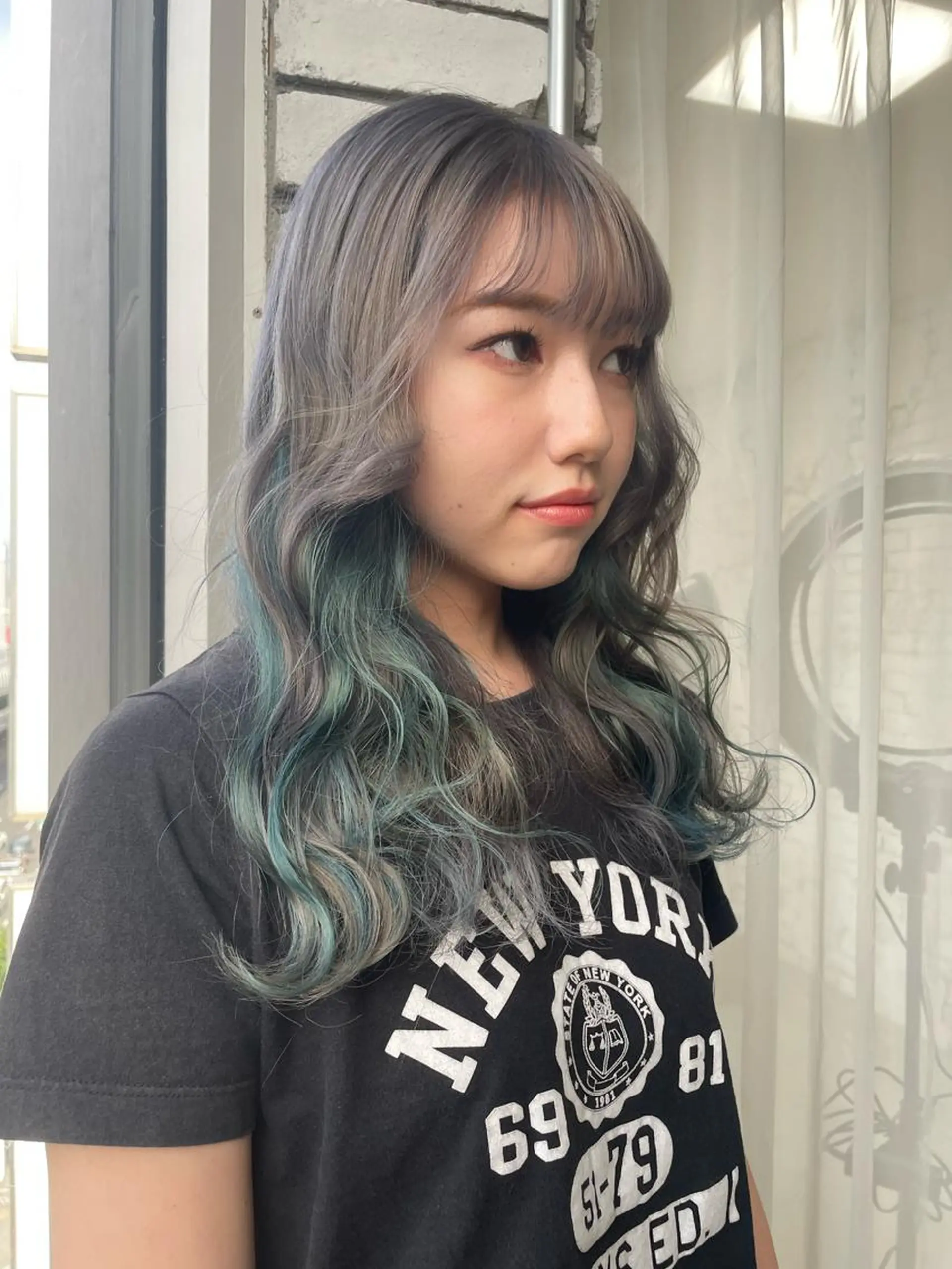 セミロング カラー 艶ハイトーン👑♡ NATSUKIのヘアスタイル