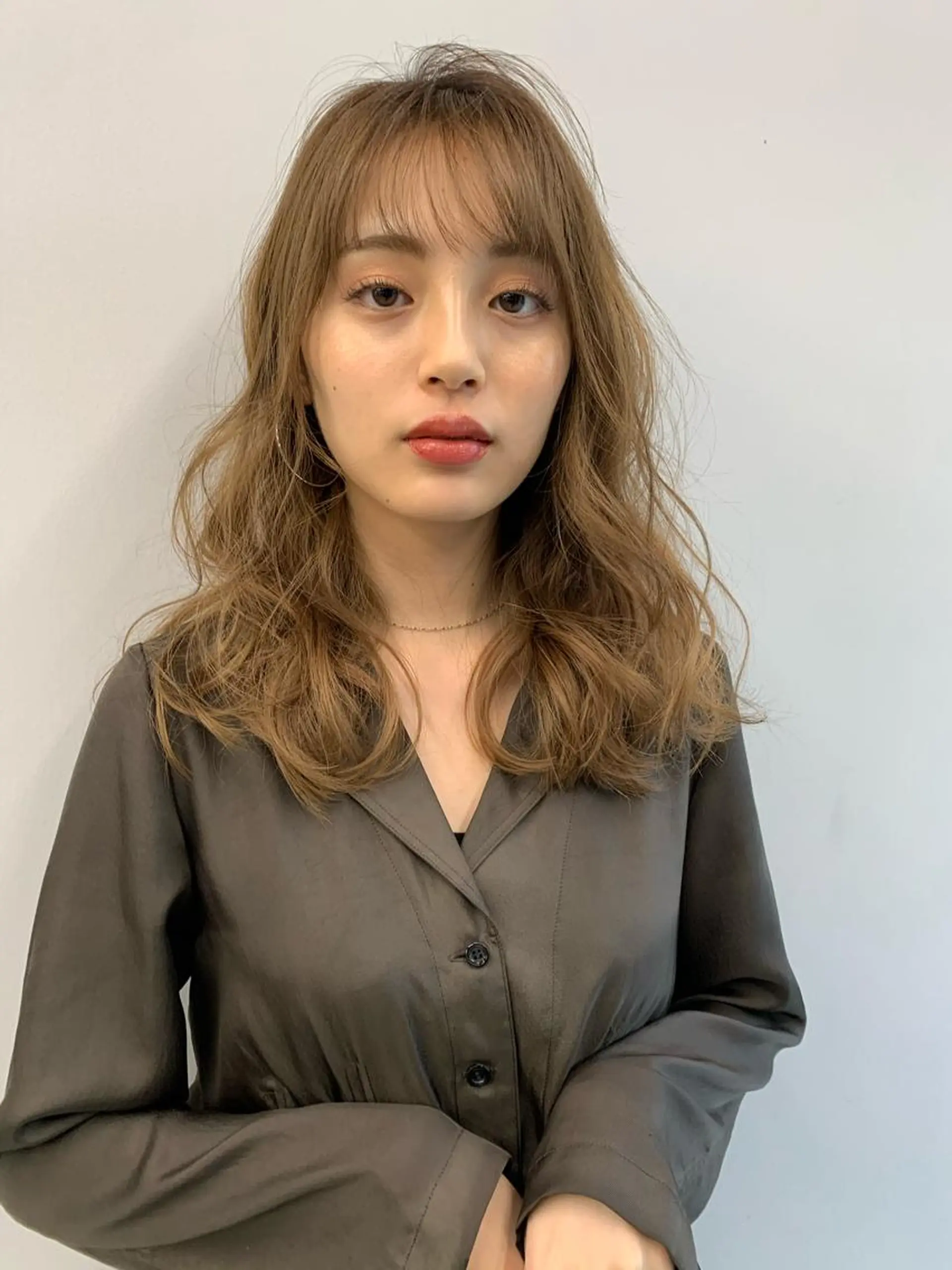 セミロング カラー 透明感/オリーブ/ グレージュ/YUKAのヘアスタイル