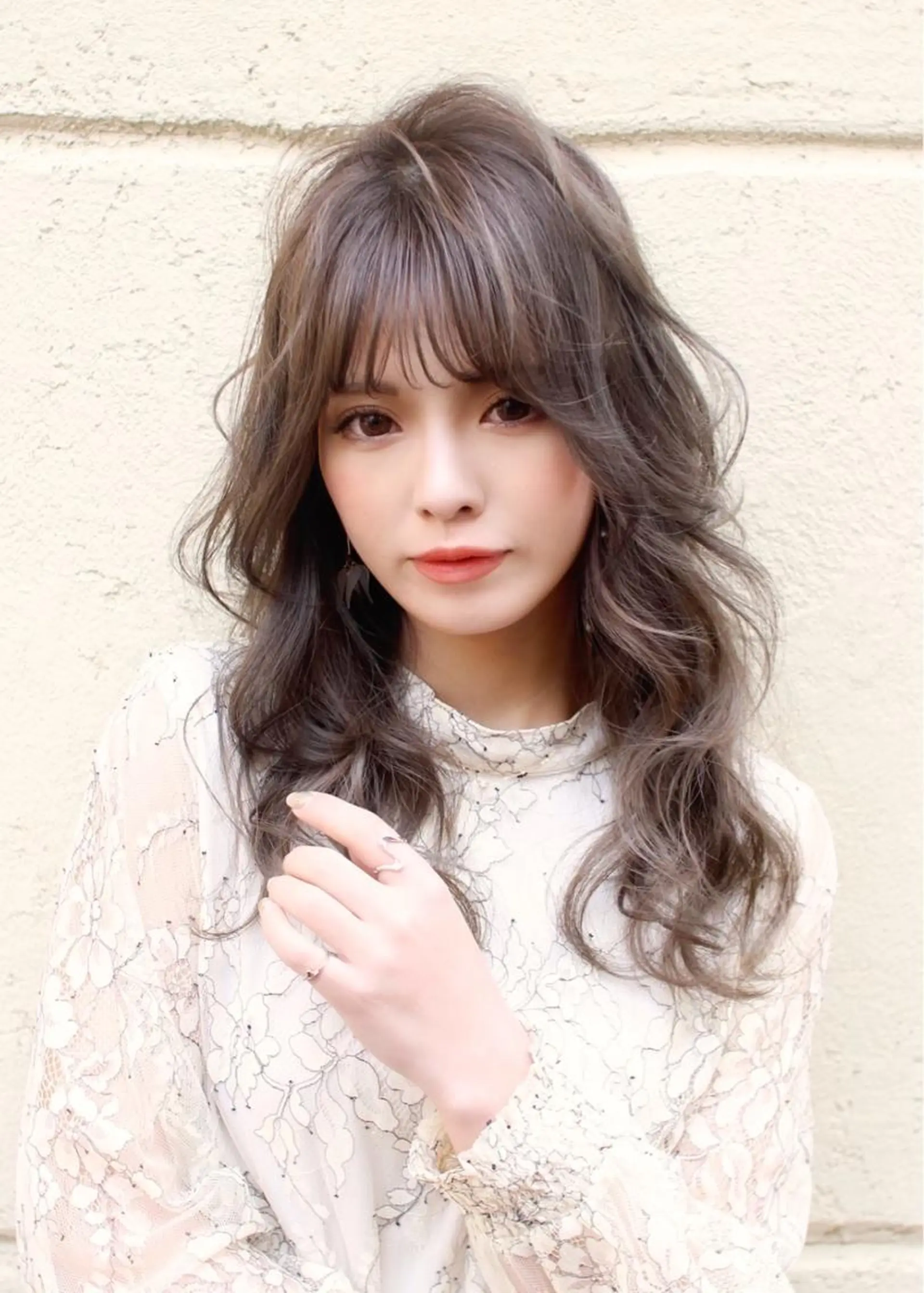 ミディアム ブリーチなしダブル/ レイヤーカット 小棹のヘアスタイル