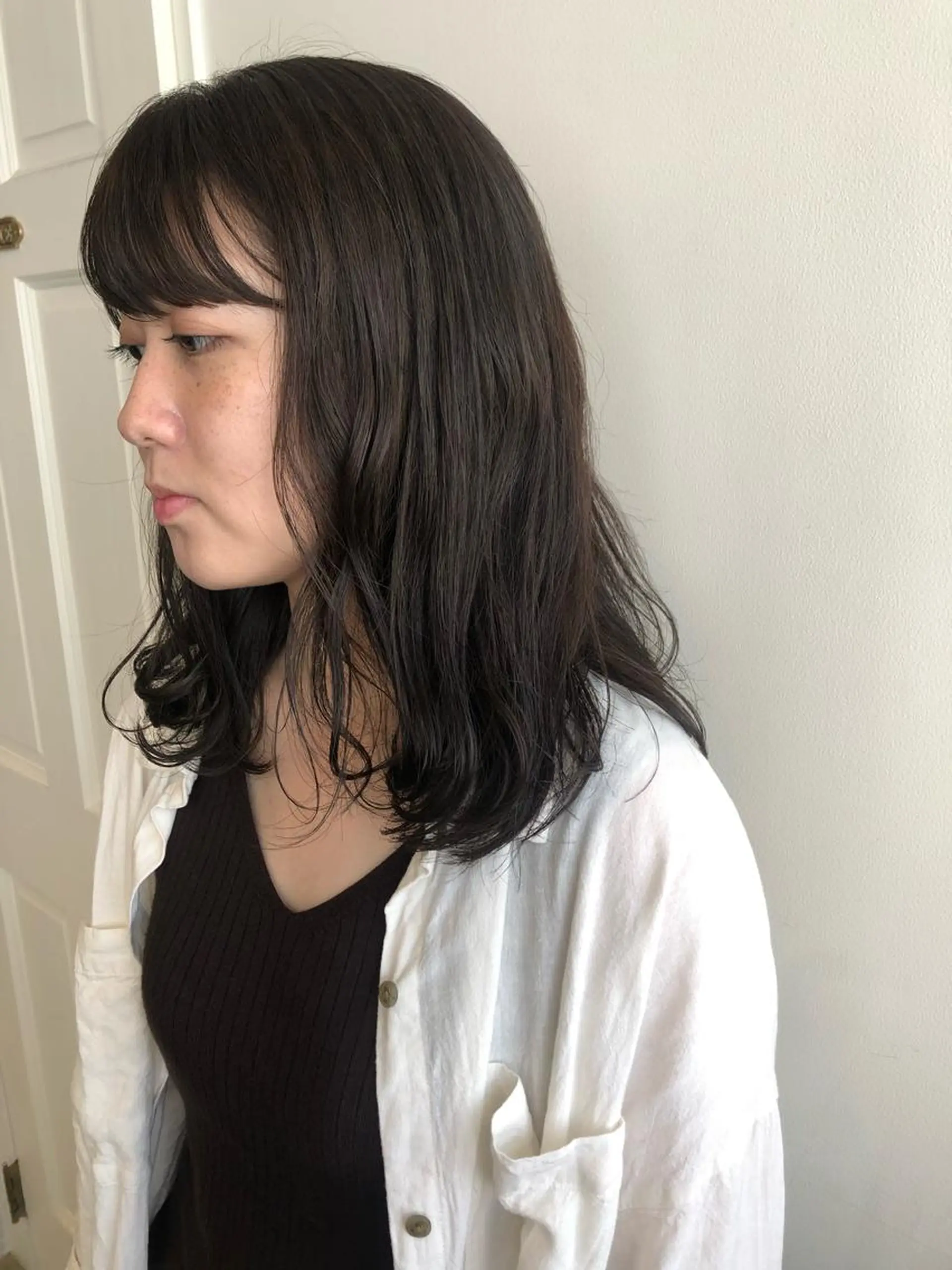 ミディアム カラー カット ヘアカラー トリートメント MIOベージュカラー 柔らかいカラーのヘアスタイル