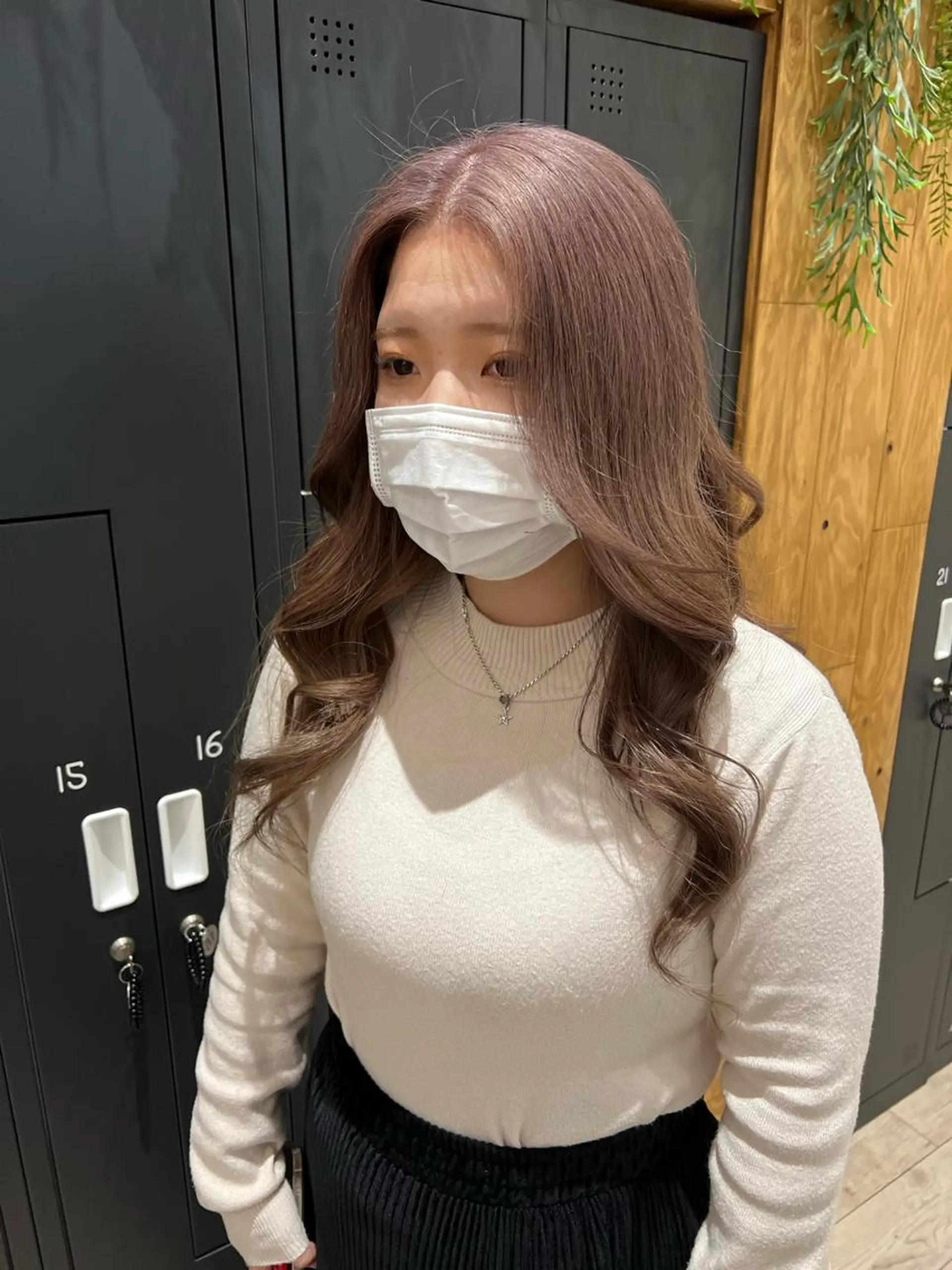 ロング カラー ブリーチ ボルドーカラー ケアブリーチ ダブルカラー イヤリングカラー salowin神戸三宮suite所属・工藤 貫多のヘアスタイル