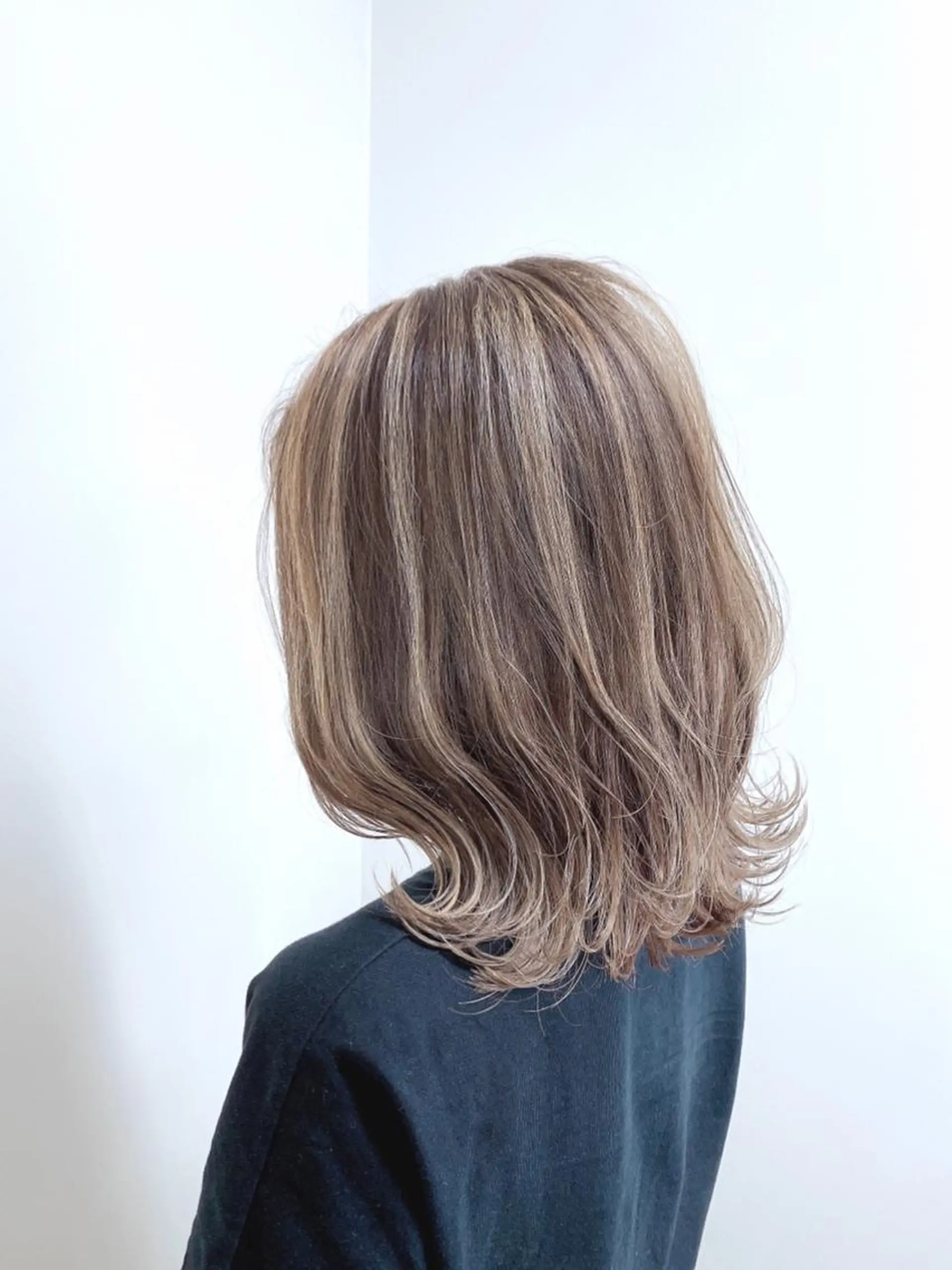 ミディアム ボブ レイヤーカット AI 高田馬場店のヘアスタイル