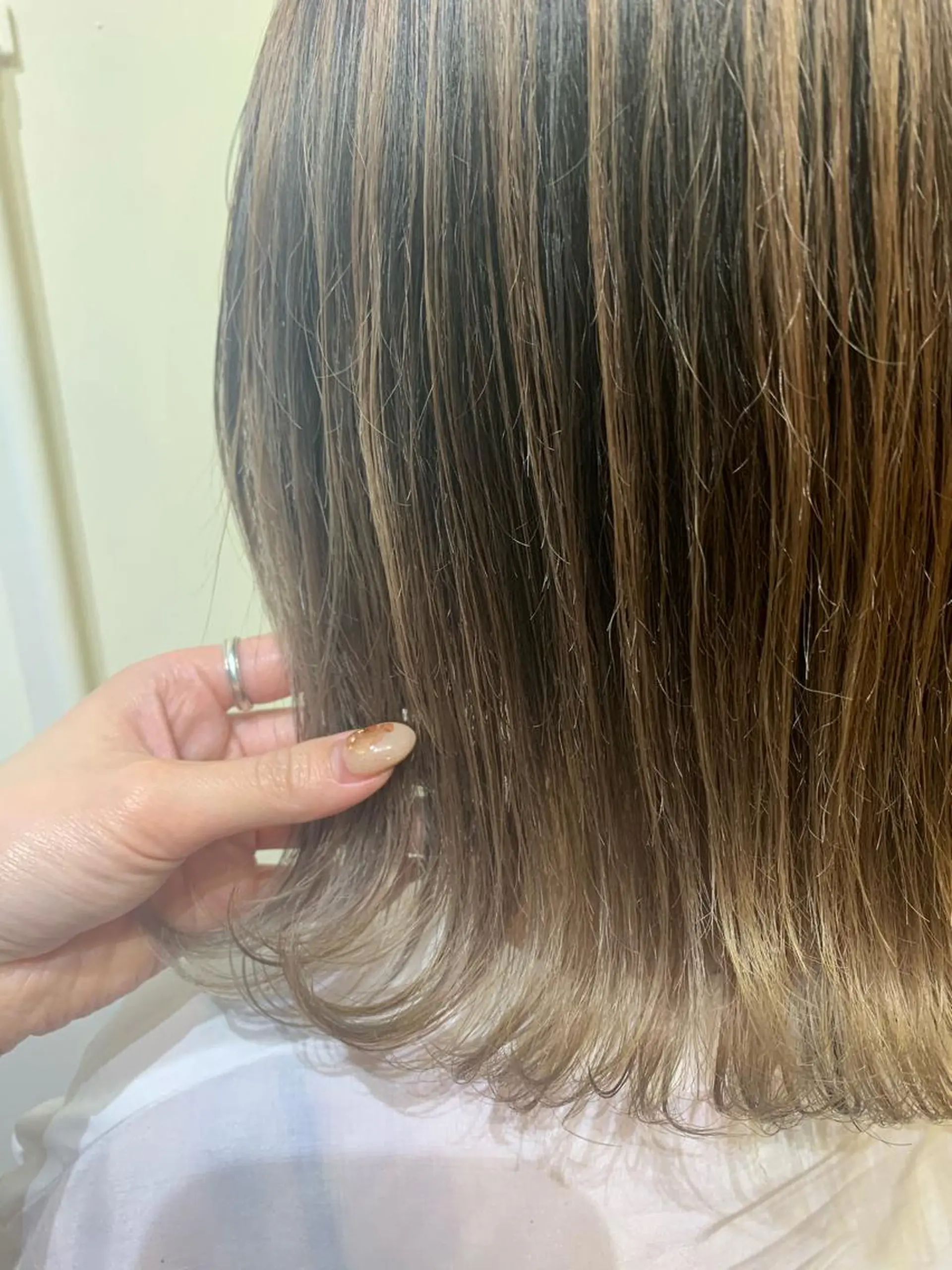 ミディアム カラー ハイトーン/レイヤー 💜Akaneのヘアスタイル