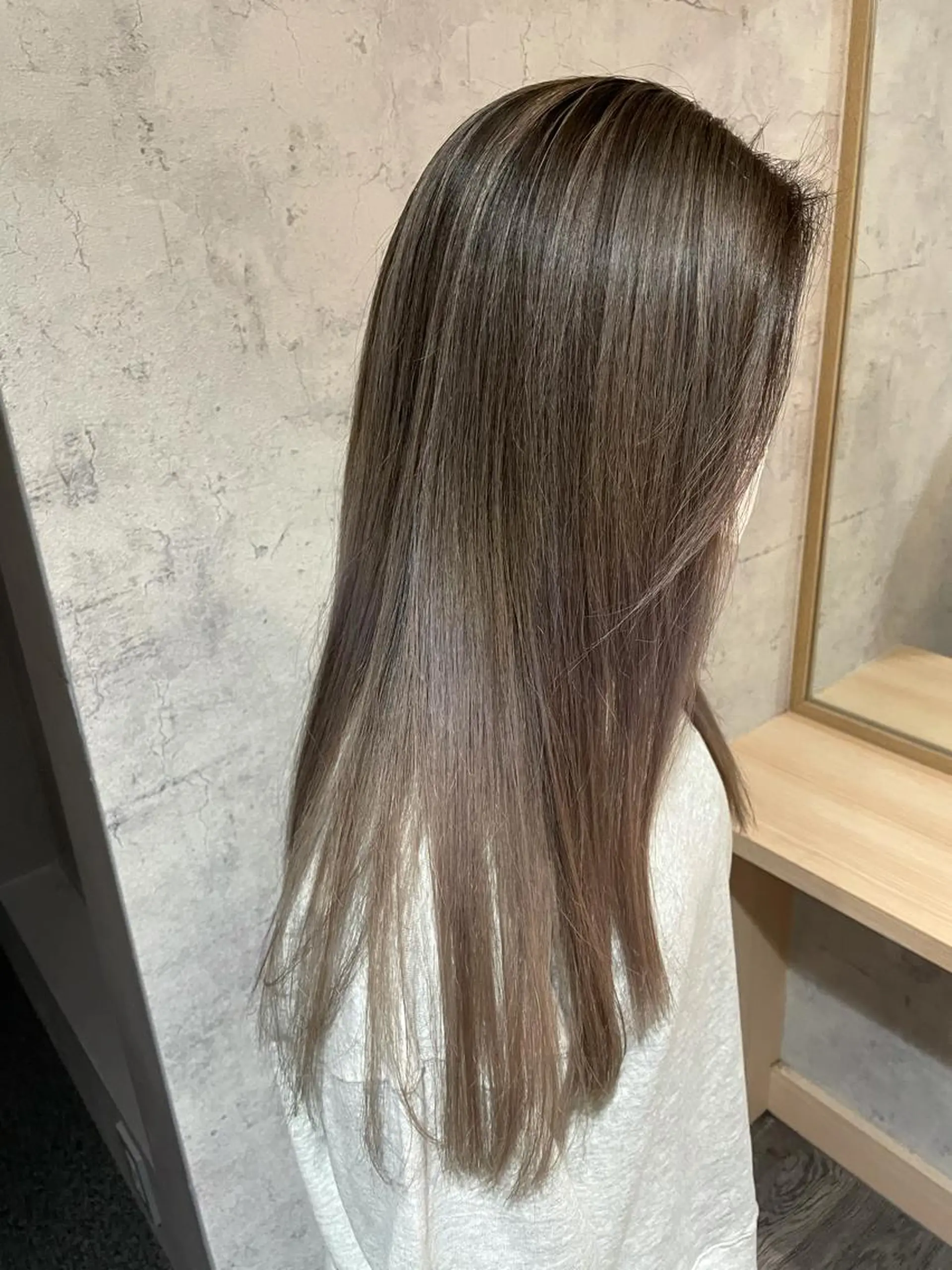 ロング カラー バレイヤージュ ブリーチ レイヤーカット ヘアカラー トリートメント レイヤー/ウルフ ハイトーンhiroのヘアスタイル