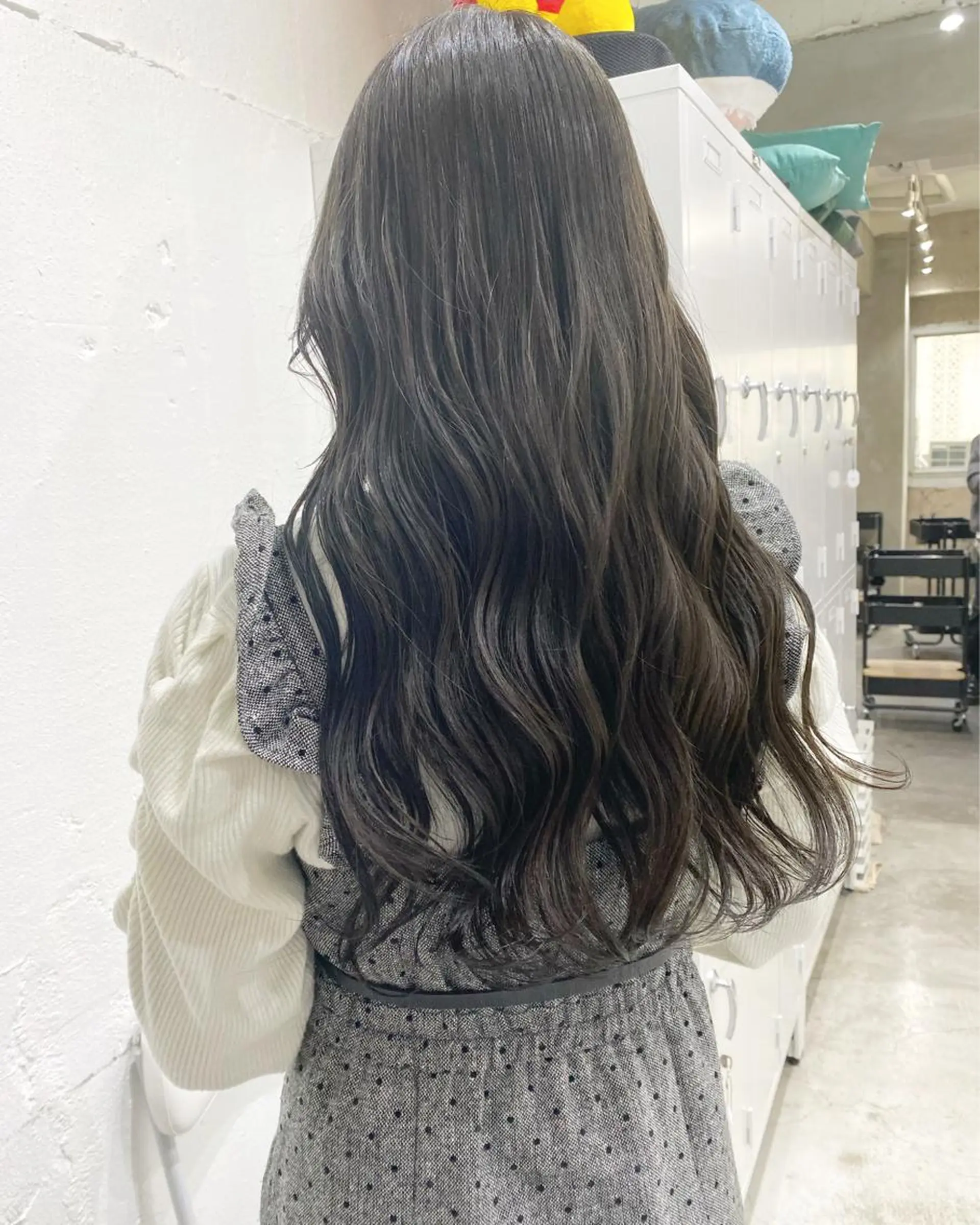 ロング カラー ヘアアレンジ 切りっぱなしボブ アッシュ アッシュグレー ベージュカラー 黒髪 ササキカズマ〻透明感 〻色落ち〻赤み消しのヘアスタイル
