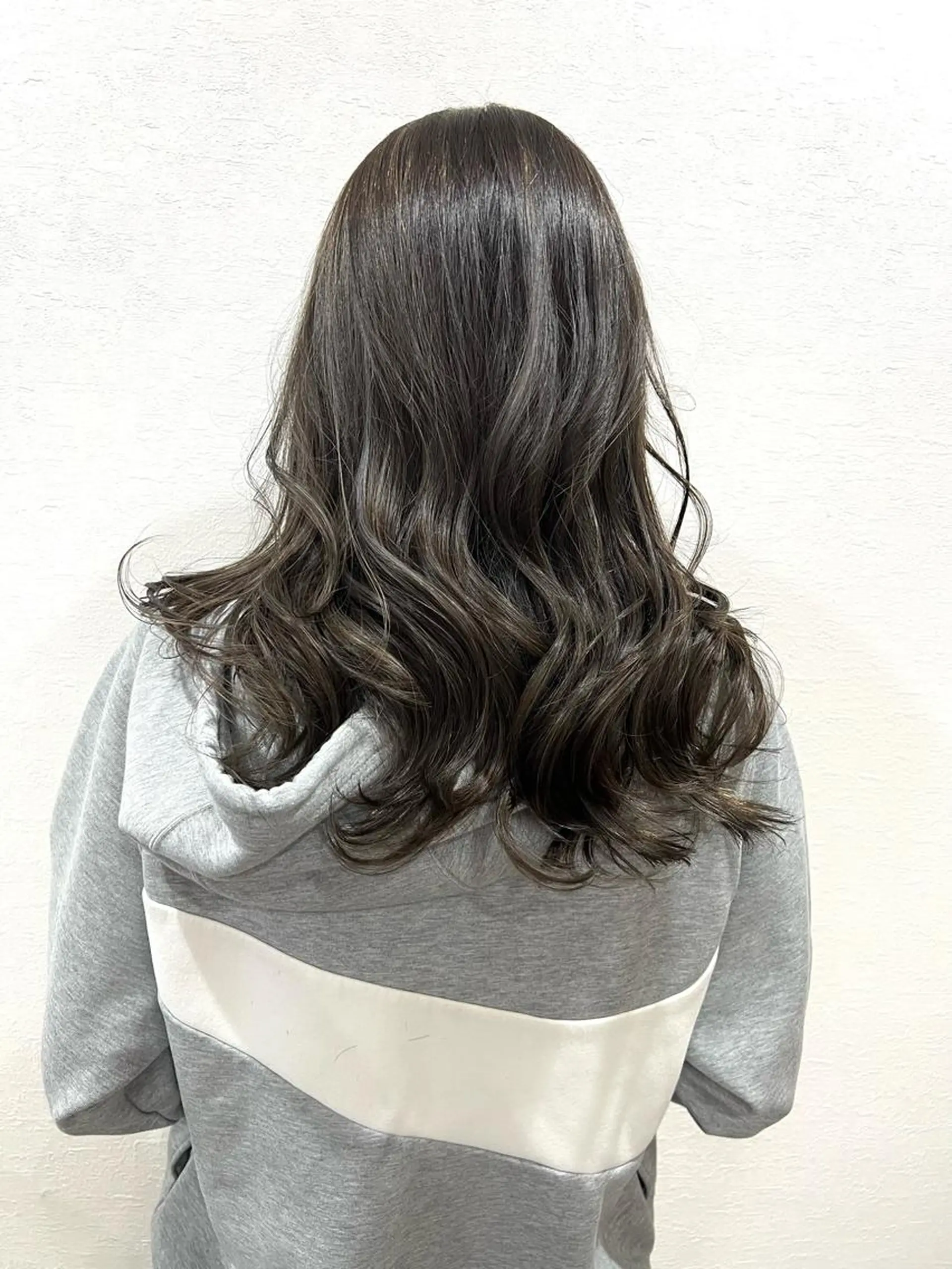 セミロング カラー ハイライトカラー ハイライト カット ヘアカラー CIEL中央町店所属・高野響生 /透明感カラーのヘアスタイル