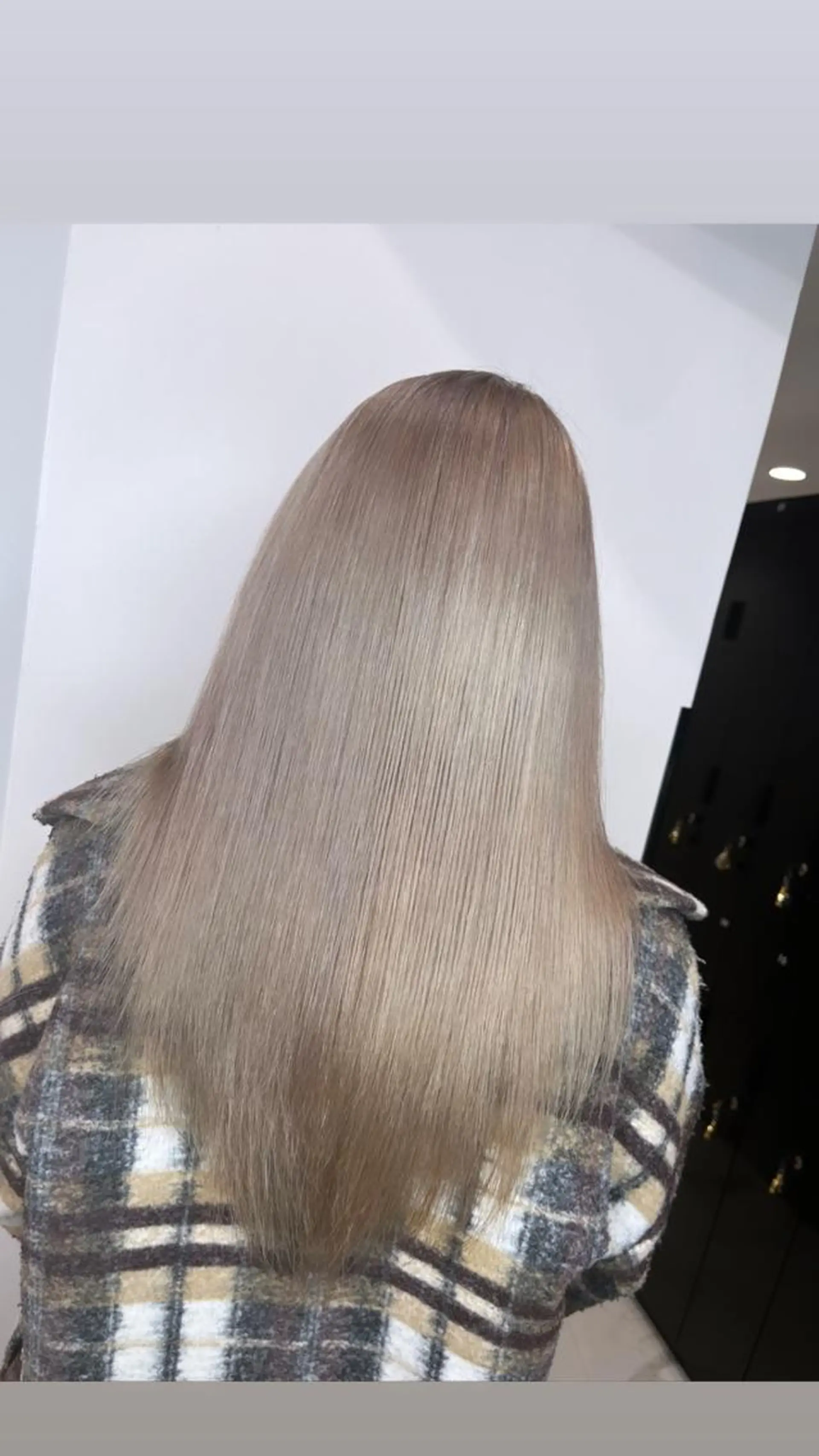 セミロング カラー ブリーチ 魅力引き出しヘア🐾 るくものヘアスタイル