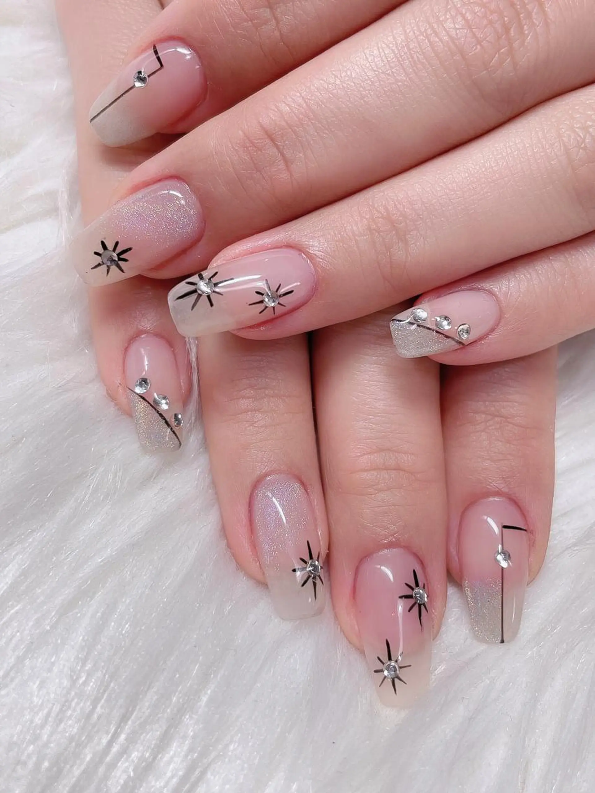 ネイル ハンドネイル AngelChris ビューティーサロンのネイルデザイン